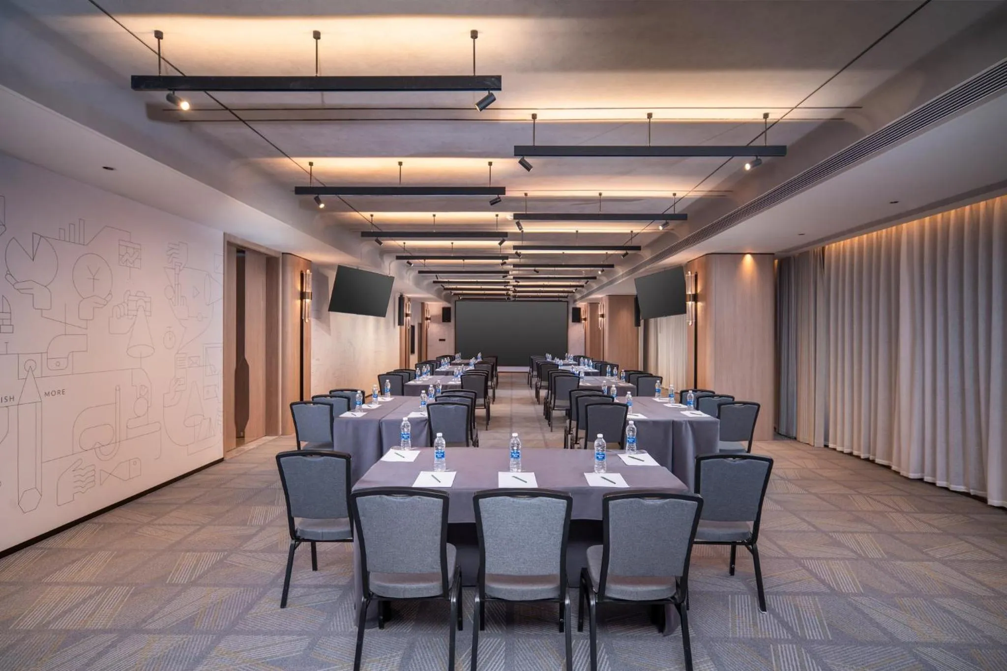 Meeting/conference room in EVEN Hotel Shanghai Jinqiao by IHG