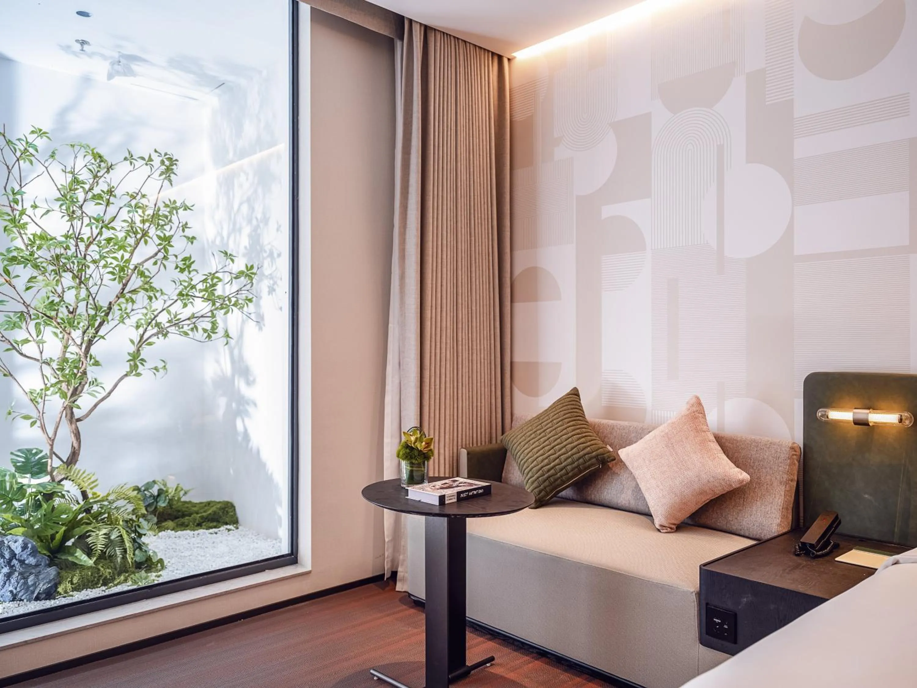 Photo of the whole room, Bed in EVEN Hotel Shanghai Jinqiao by IHG