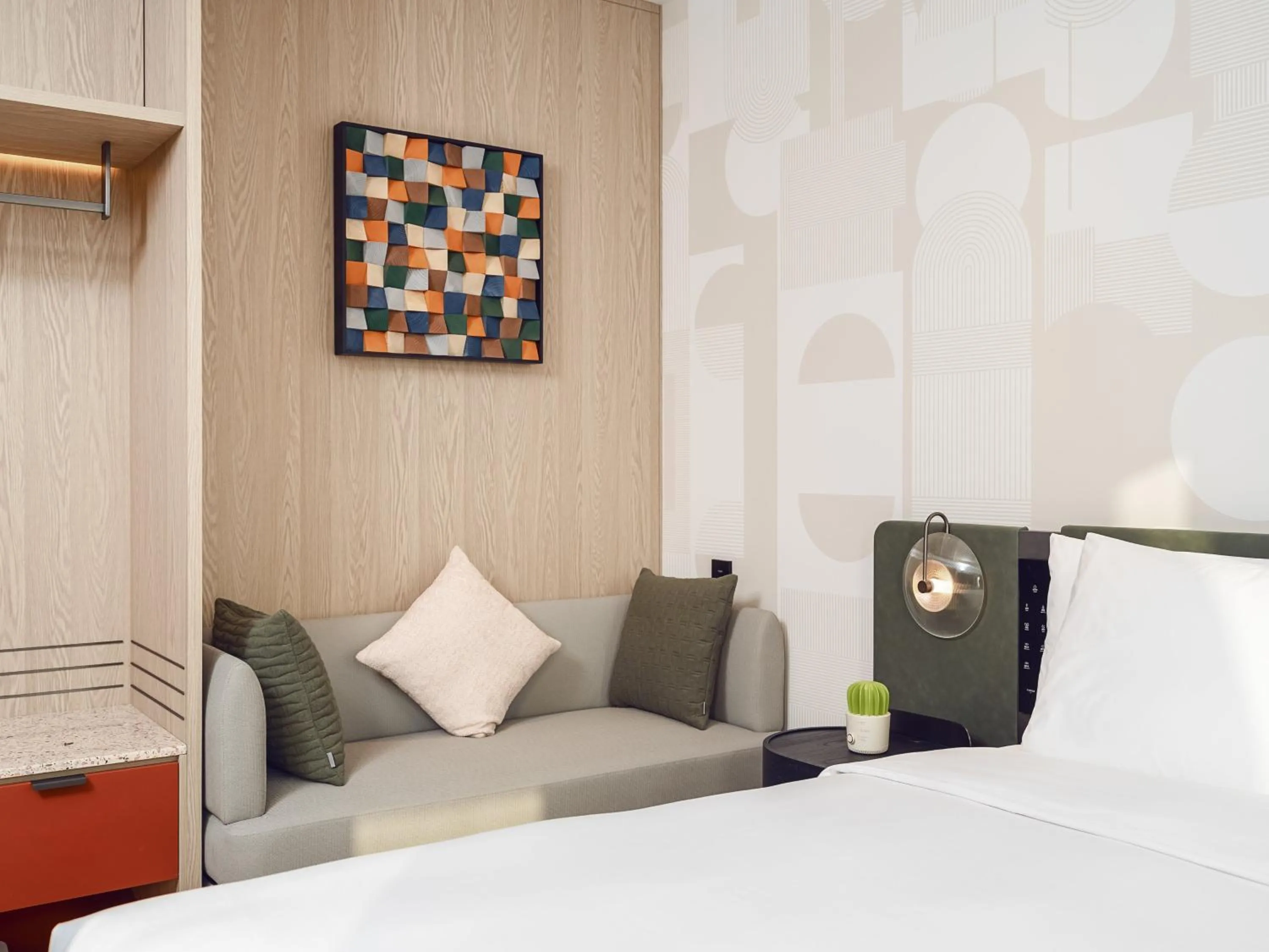 Photo of the whole room, Bed in EVEN Hotel Shanghai Jinqiao by IHG