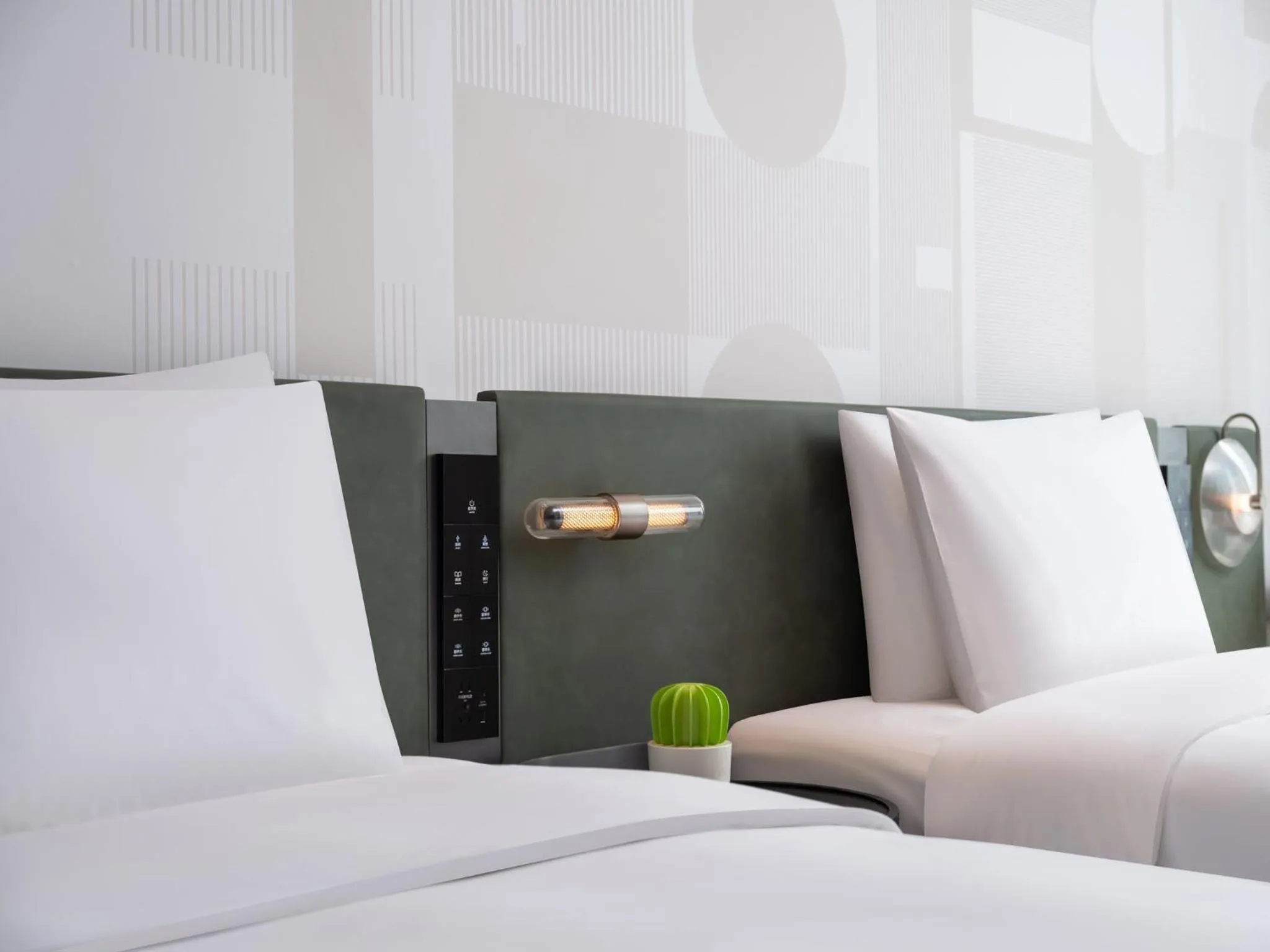 Photo of the whole room, Bed in EVEN Hotel Shanghai Jinqiao by IHG