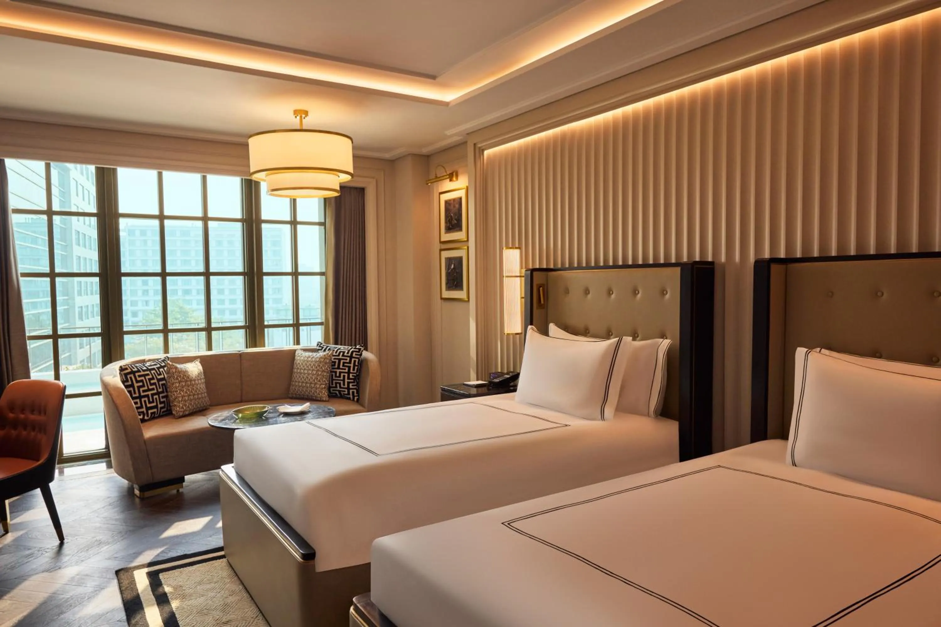 Bed in Fairmont Mumbai