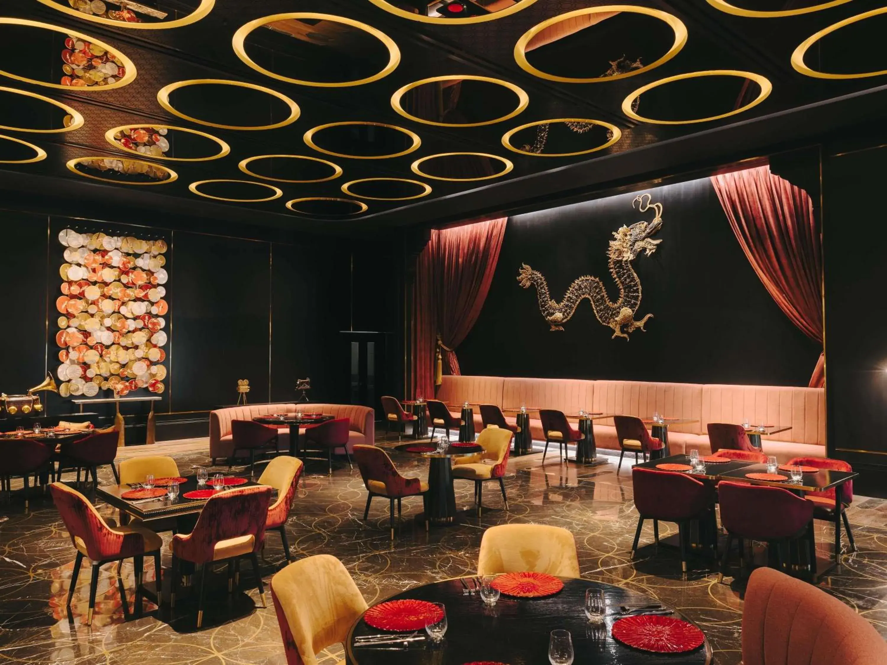 Restaurant/places to eat in Fairmont Mumbai Restaurant/places to eat in Fairmont Mumbai