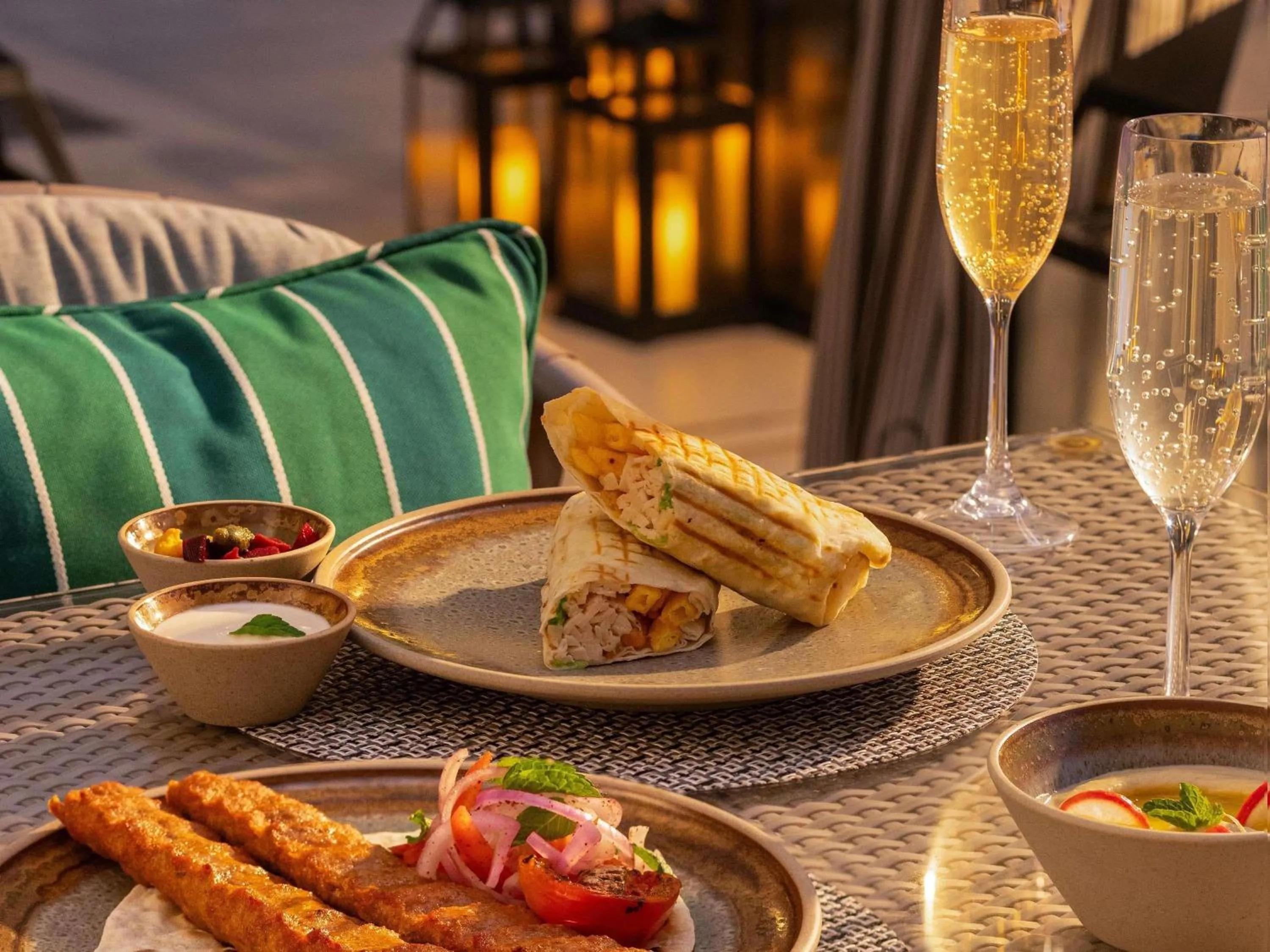 Restaurant/places to eat in Fairmont Mumbai