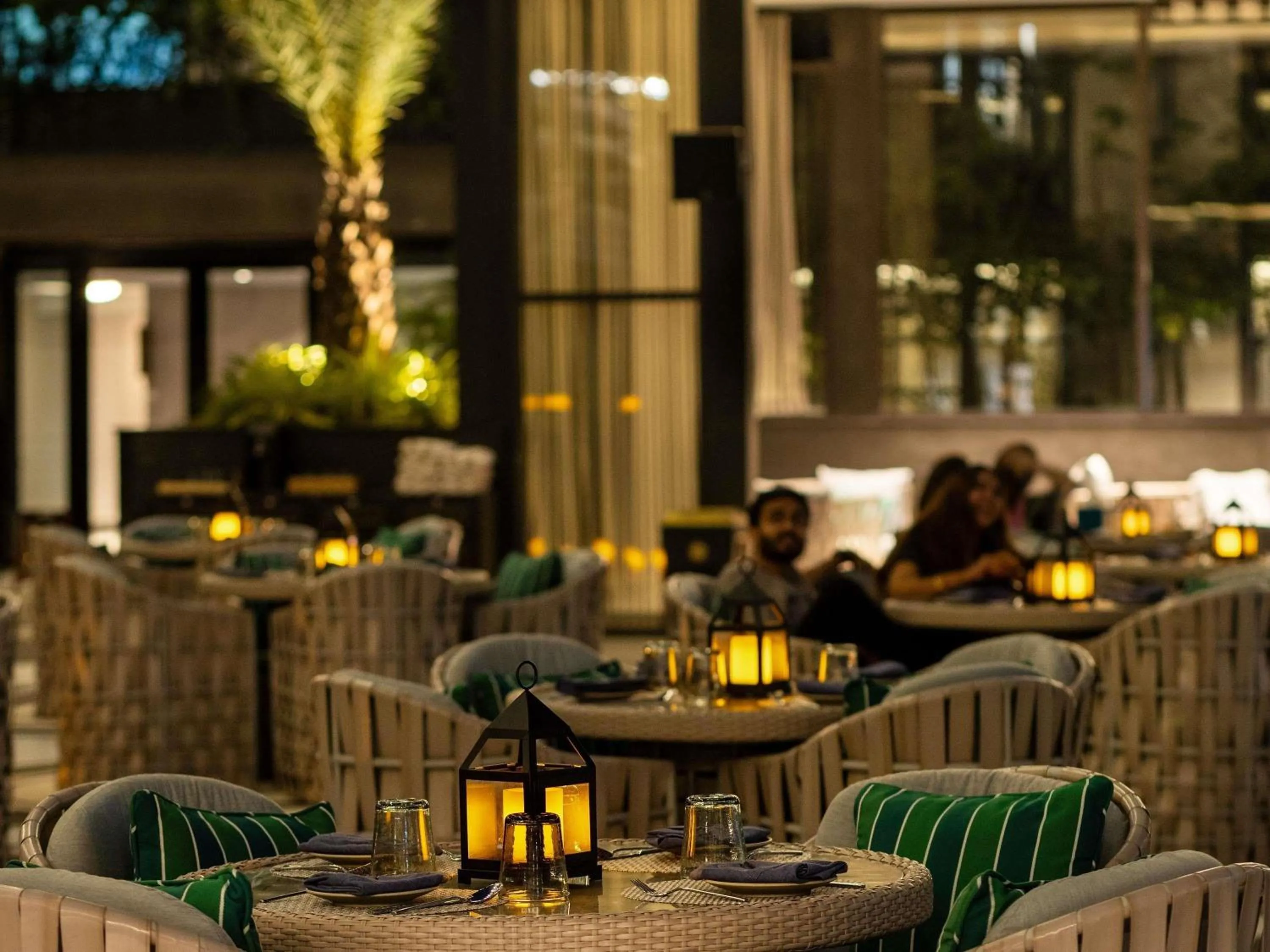 Restaurant/places to eat in Fairmont Mumbai