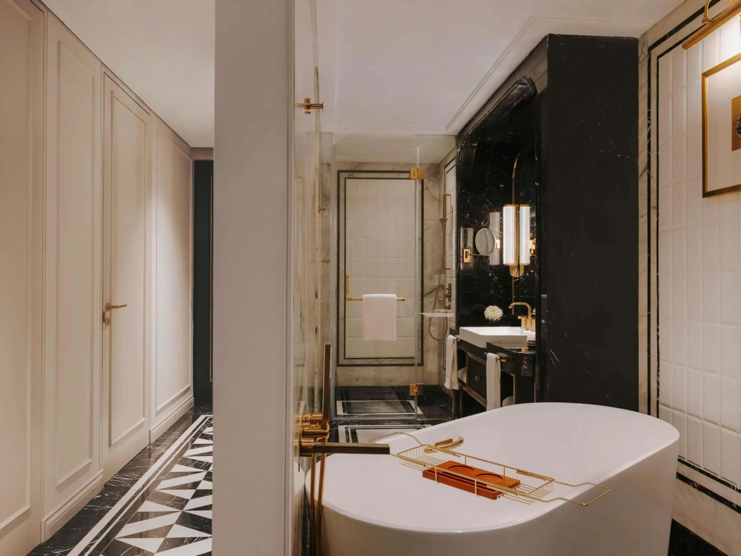 Signature King Room with City View in Fairmont Mumbai Signature King Room with City View in Fairmont Mumbai