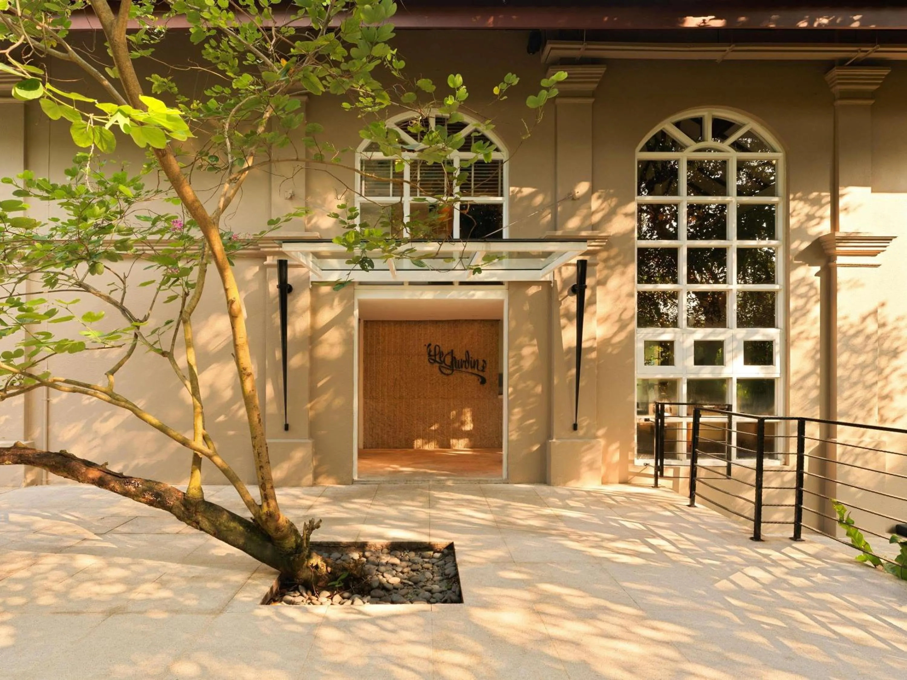 Restaurant/places to eat in Raffles Sentosa Singapore