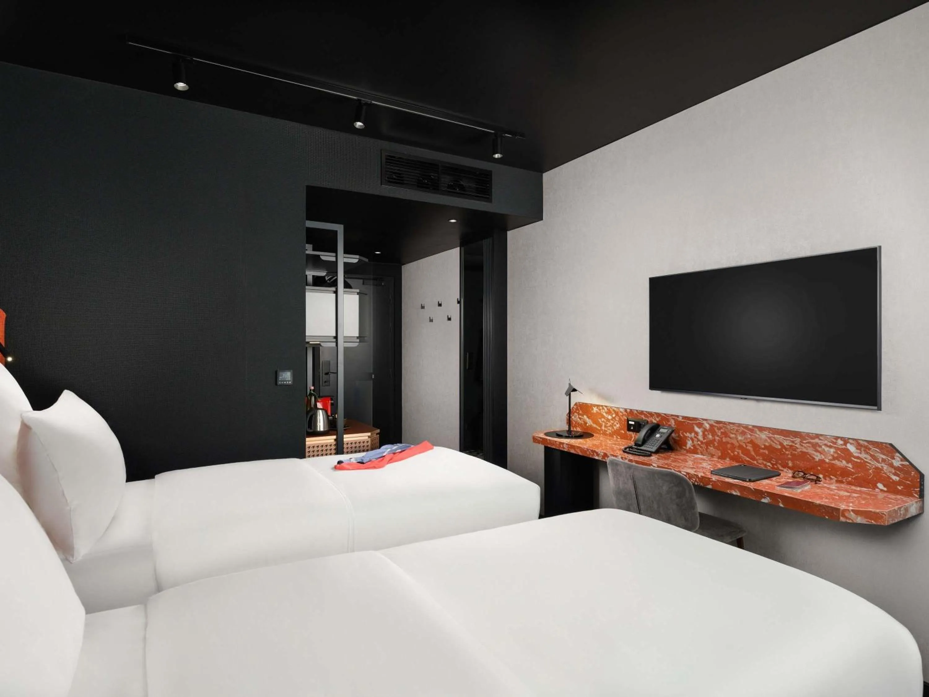 Bedroom, Bed in TRIBE Budapest Airport