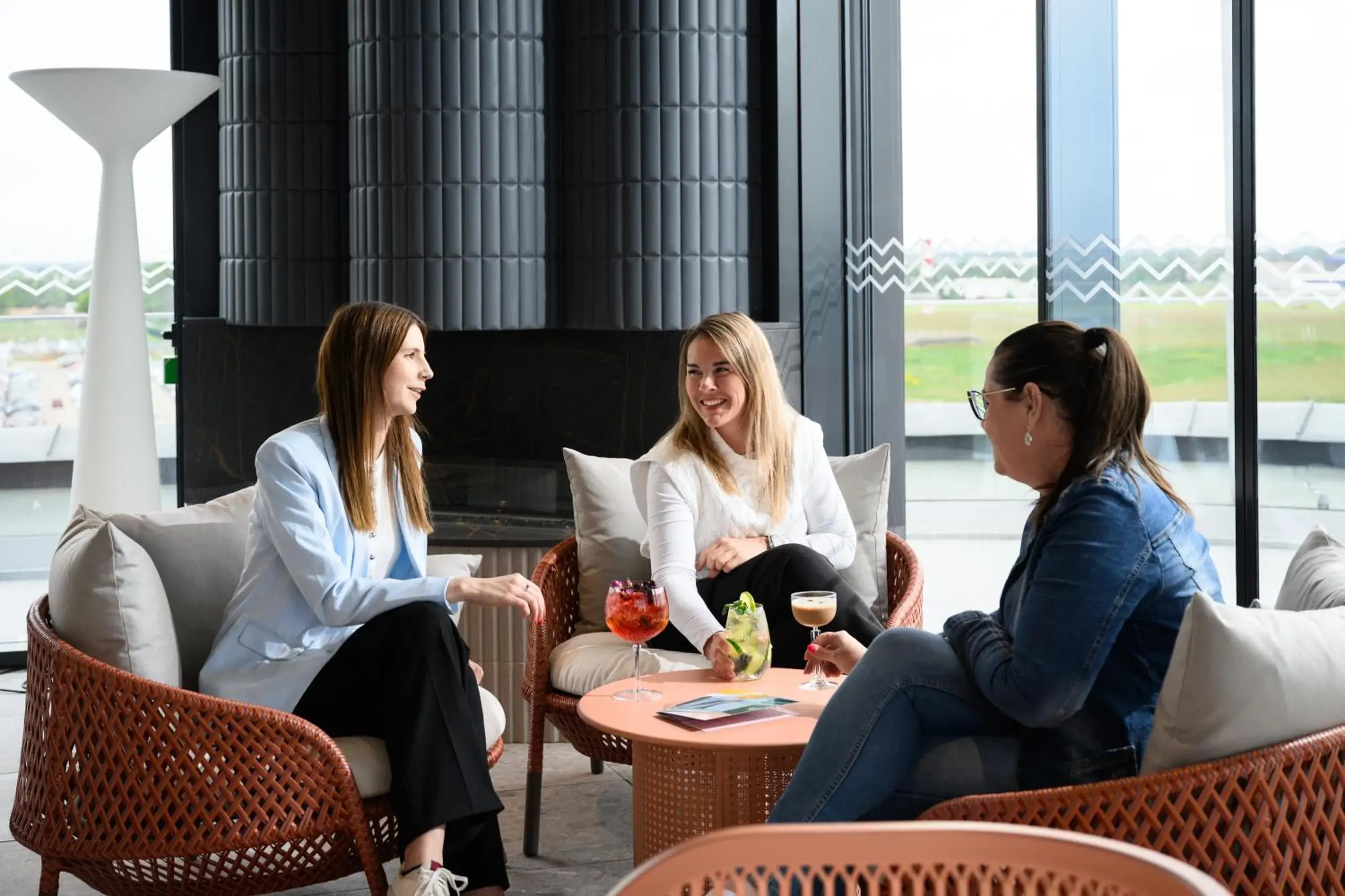 Lounge or bar in TRIBE Budapest Airport Lounge or bar in TRIBE Budapest Airport