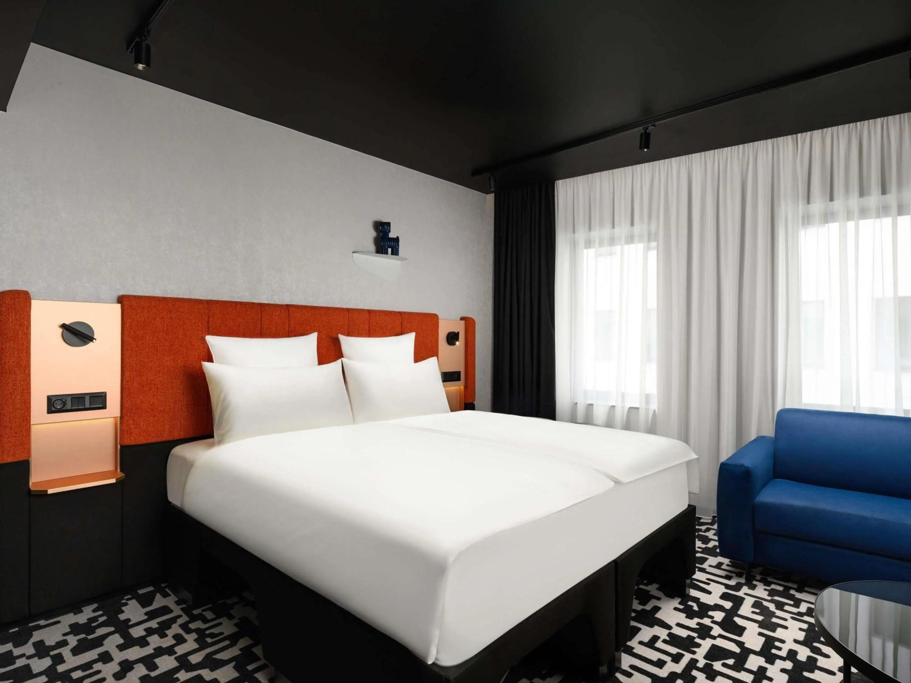 Bedroom, Bed in TRIBE Budapest Airport