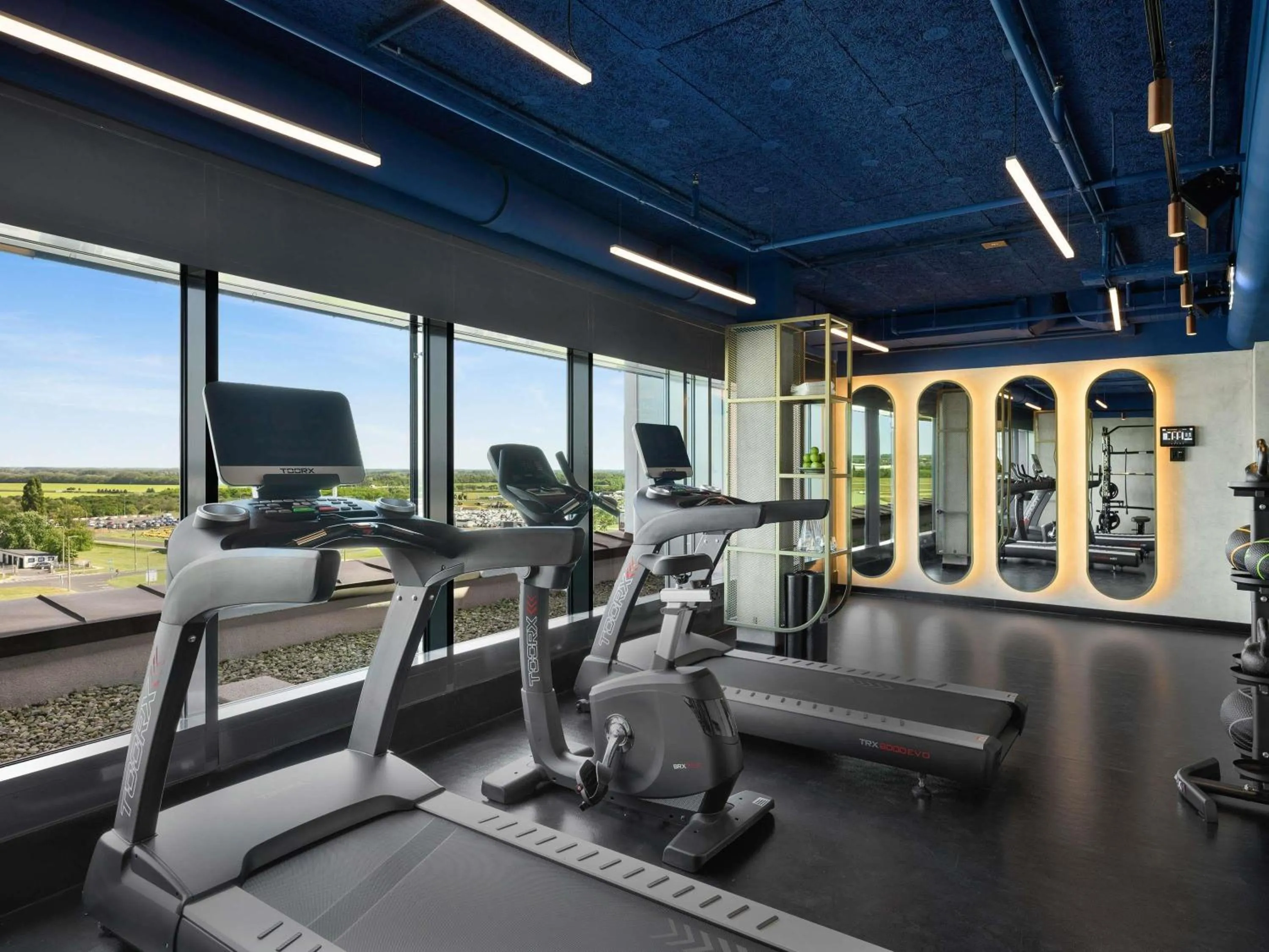 Fitness centre/facilities in TRIBE Budapest Airport