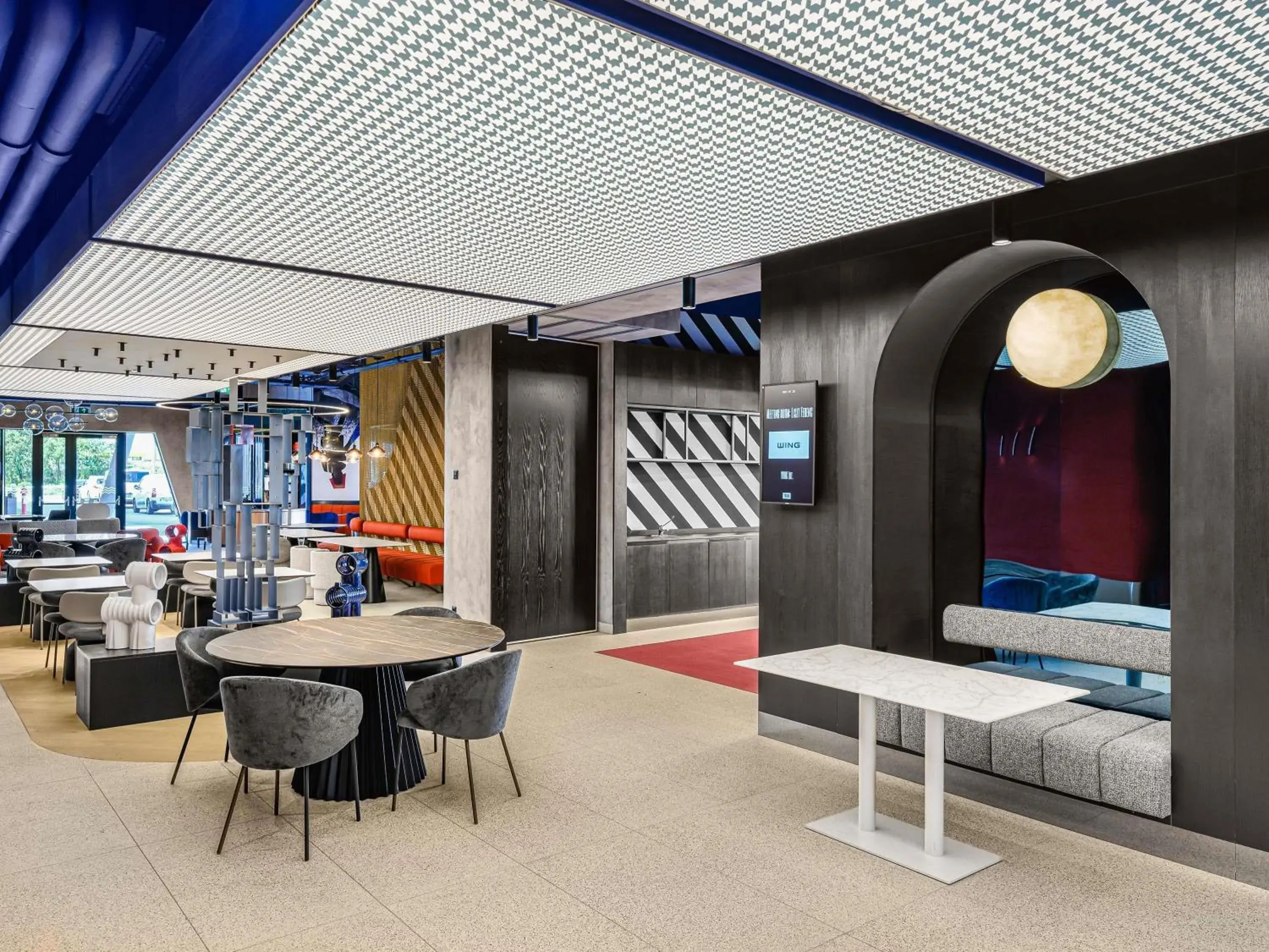 Restaurant/places to eat in TRIBE Budapest Airport Restaurant/places to eat in TRIBE Budapest Airport