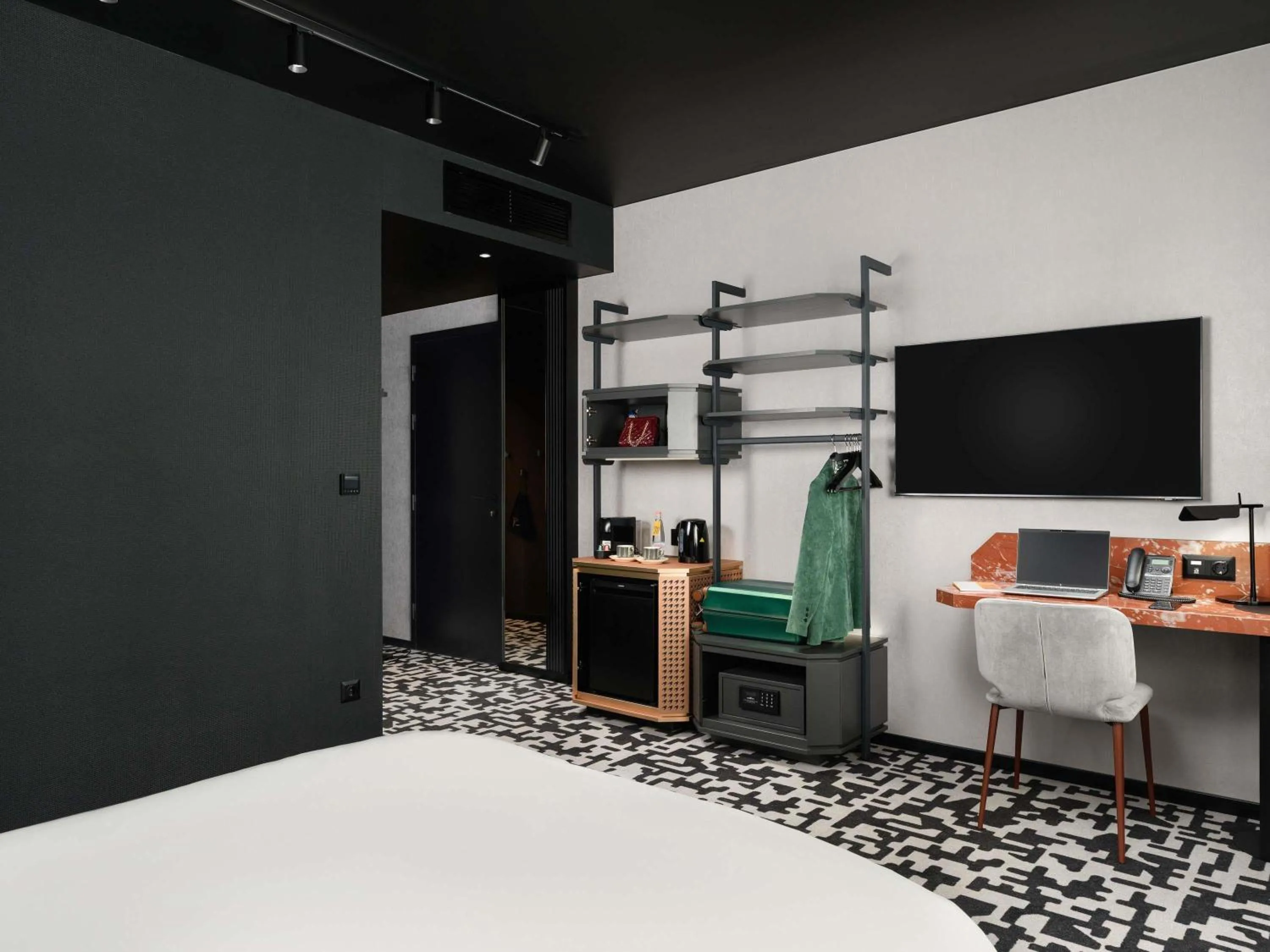 Bedroom, Bed in TRIBE Budapest Airport