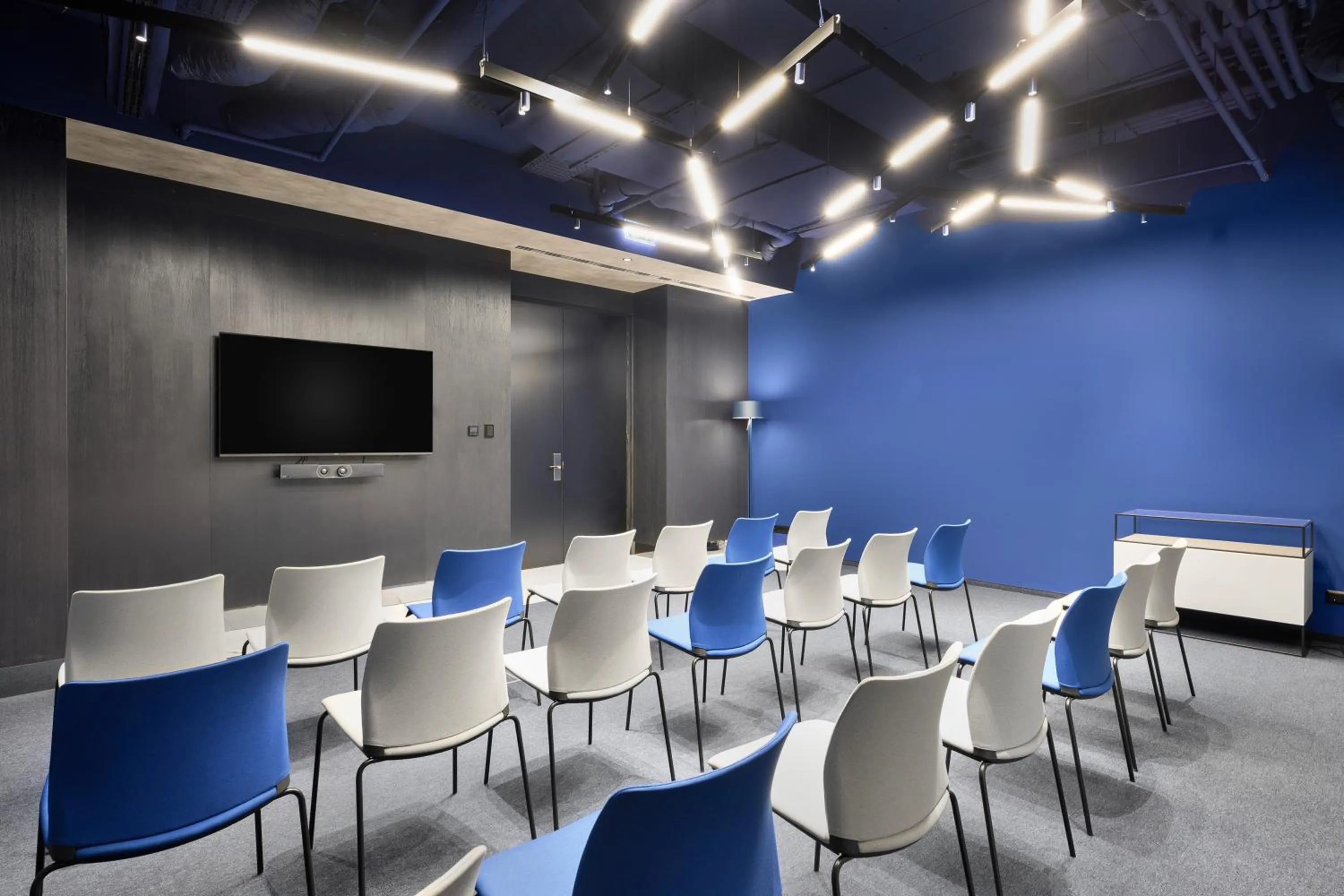 Meeting/conference room in TRIBE Budapest Airport