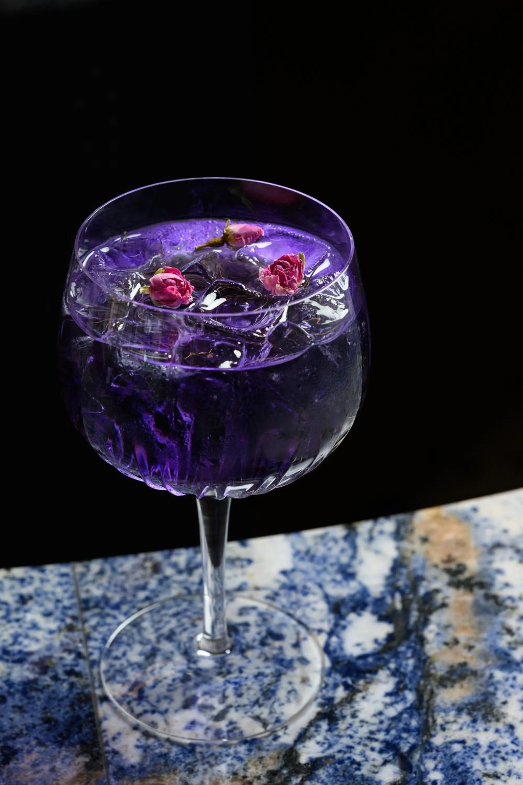 Lounge or bar in TRIBE Budapest Airport