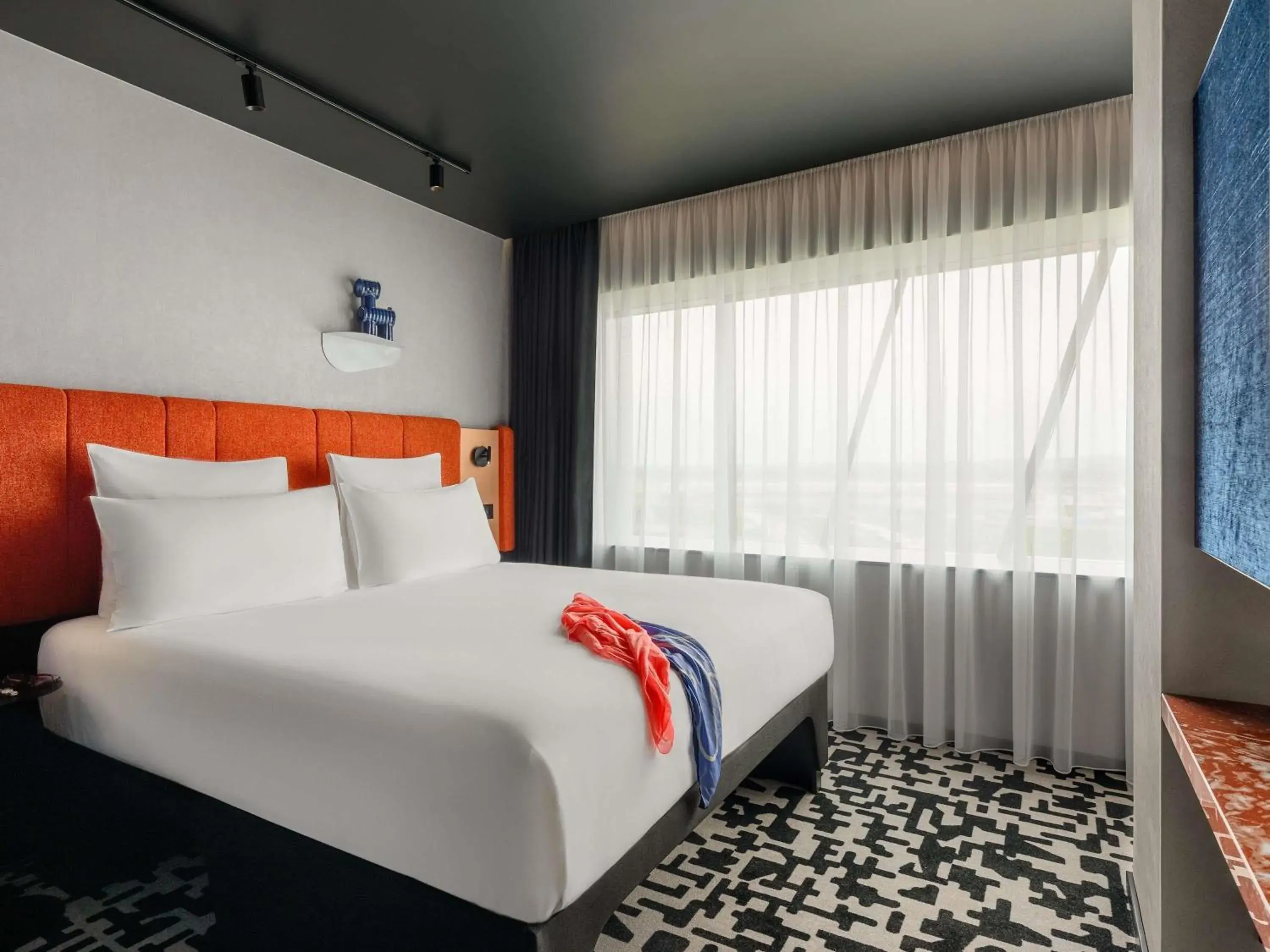 Bedroom, Bed in TRIBE Budapest Airport Bedroom, Bed in TRIBE Budapest Airport