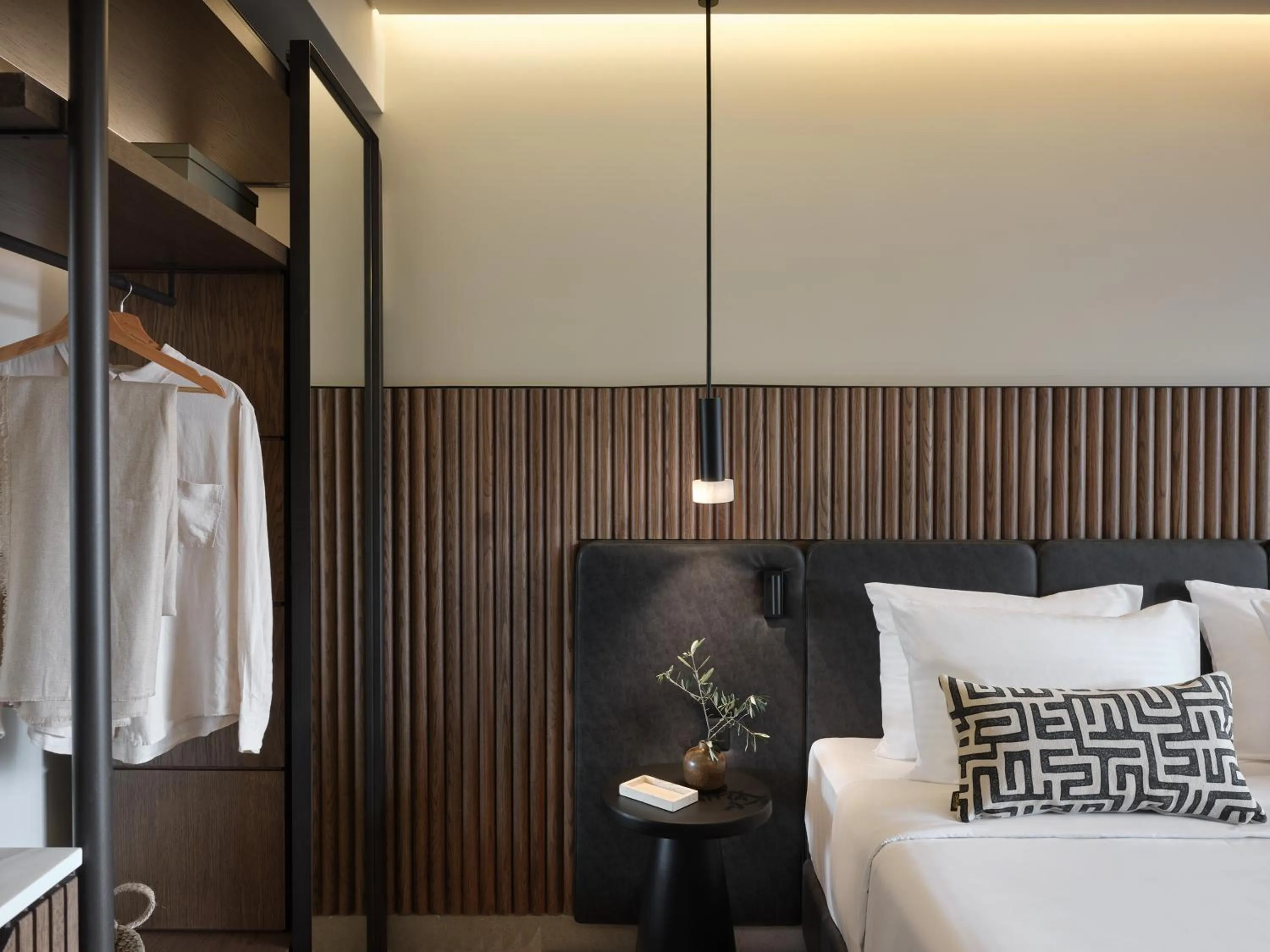 Bed in Rocca a Mare Heraklion - Handwritten Collection