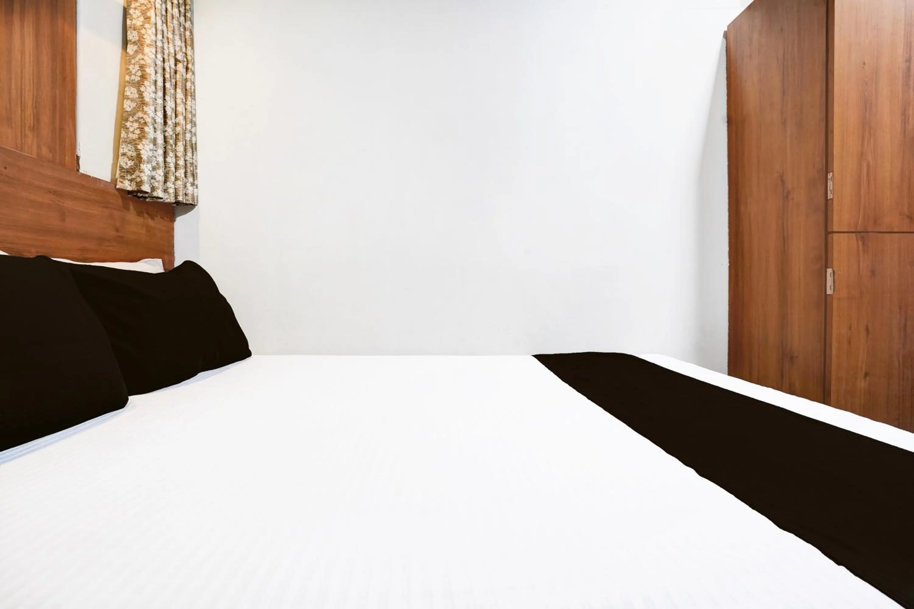 Bedroom in Super Hotel O BKC Santacruz East