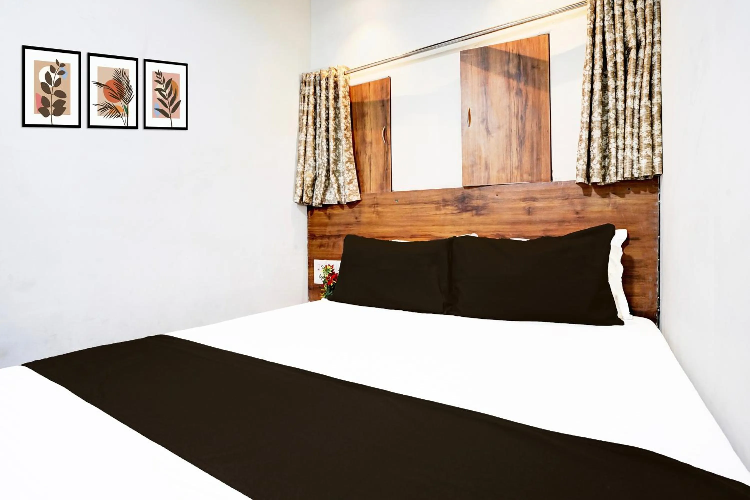 Bedroom in Super Hotel O BKC Santacruz East
