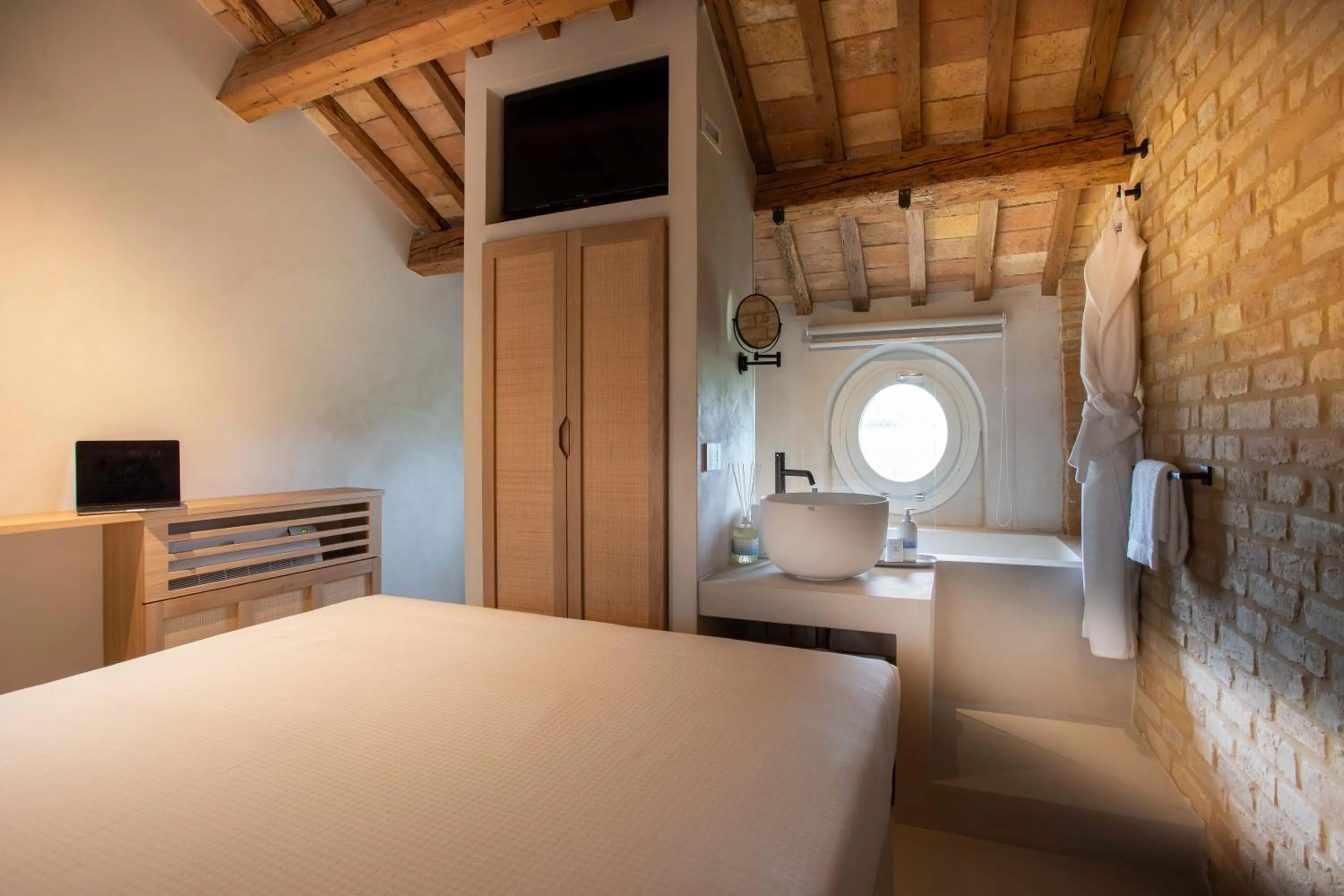 Photo of the whole room, Bed in Relais La Colombaia