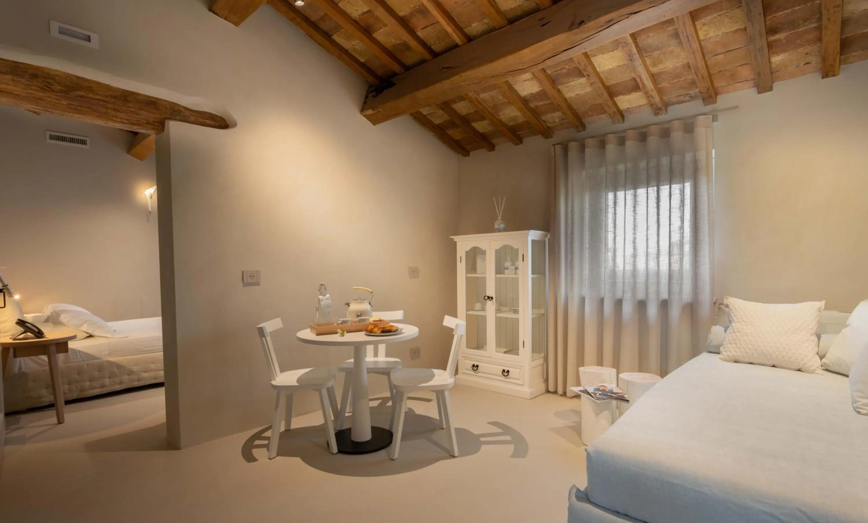 Photo of the whole room, Bed in Relais La Colombaia