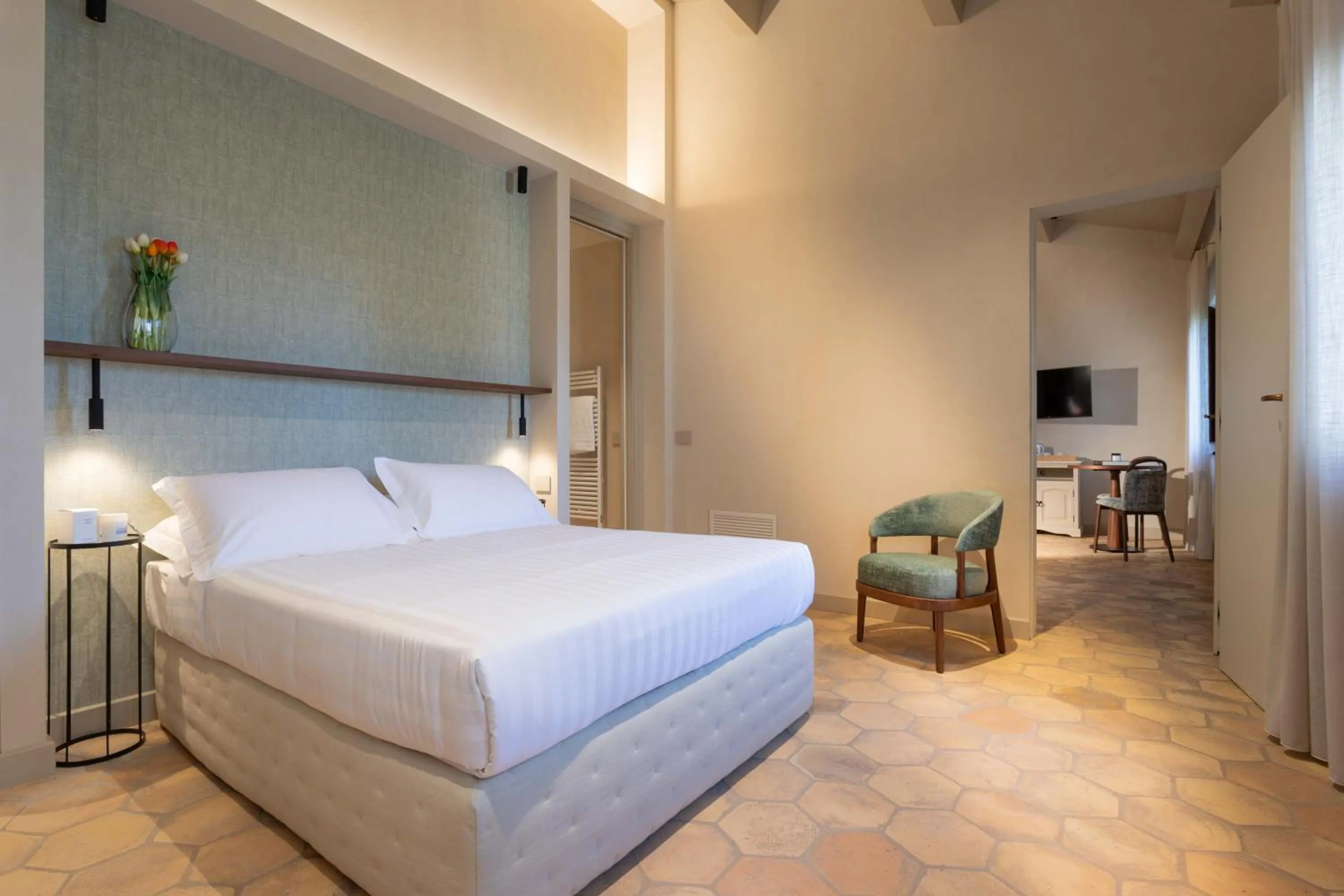 Photo of the whole room, Bed in Relais La Colombaia