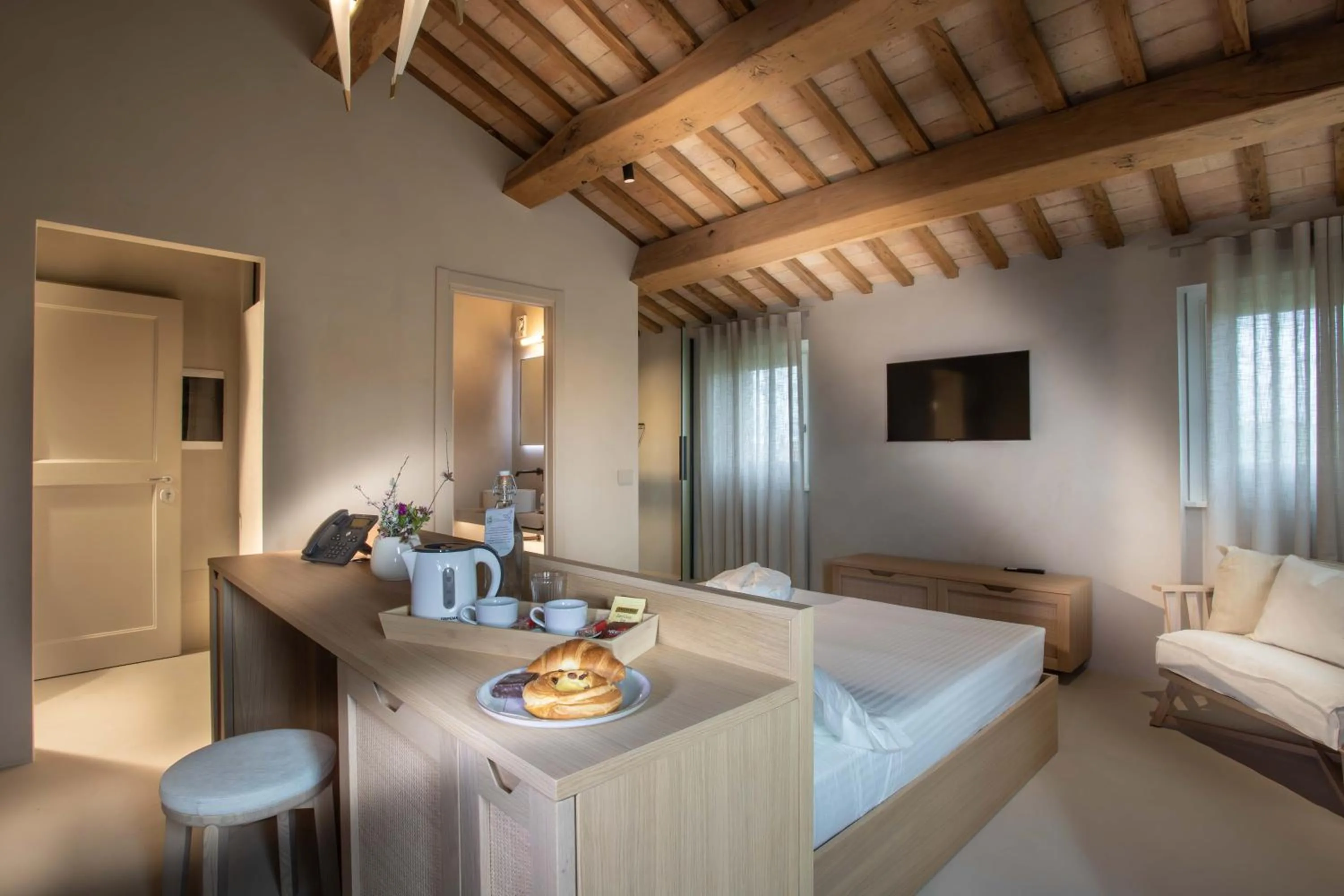Photo of the whole room, Bed in Relais La Colombaia
