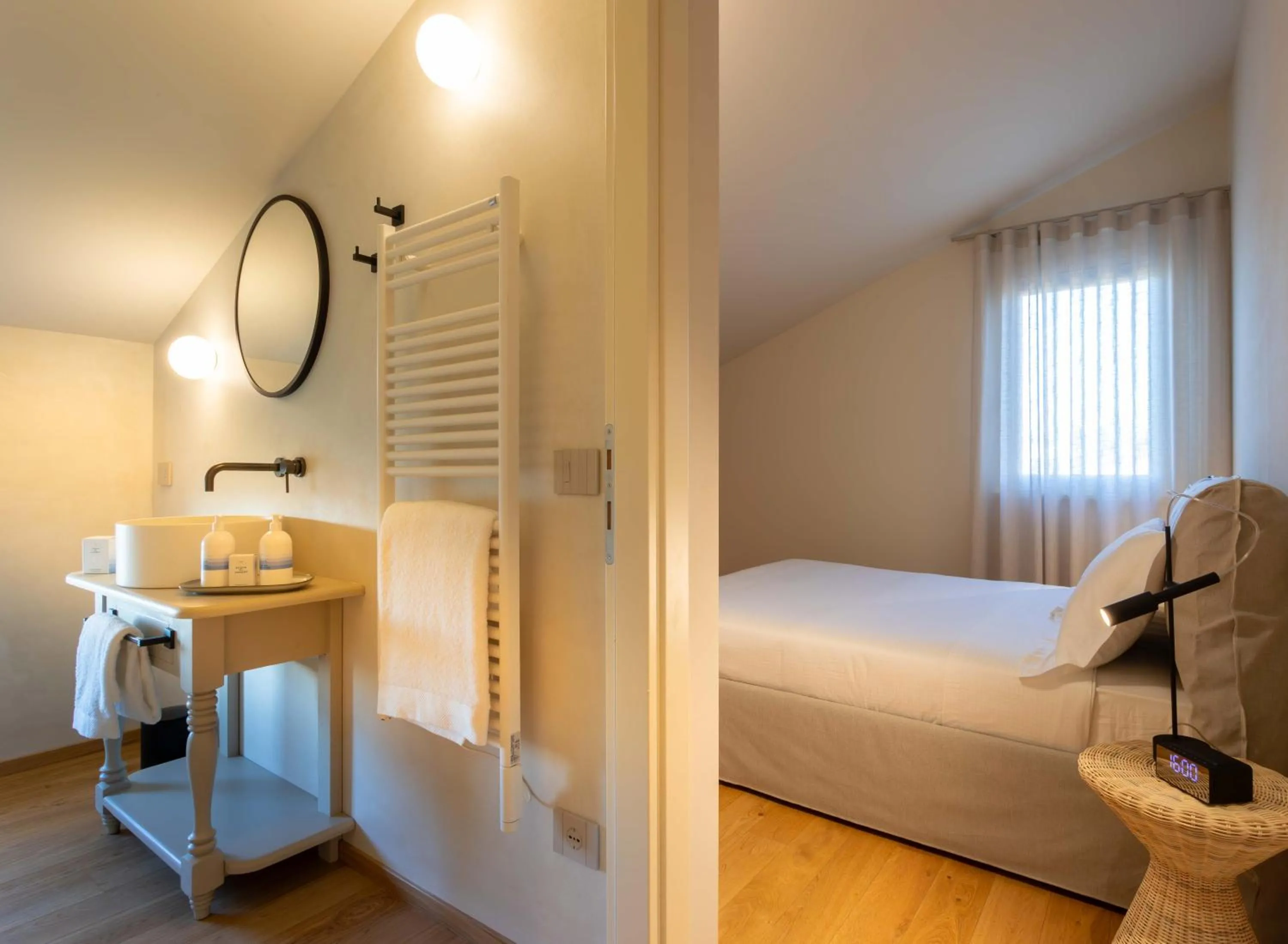 Photo of the whole room, Bed in Relais La Colombaia