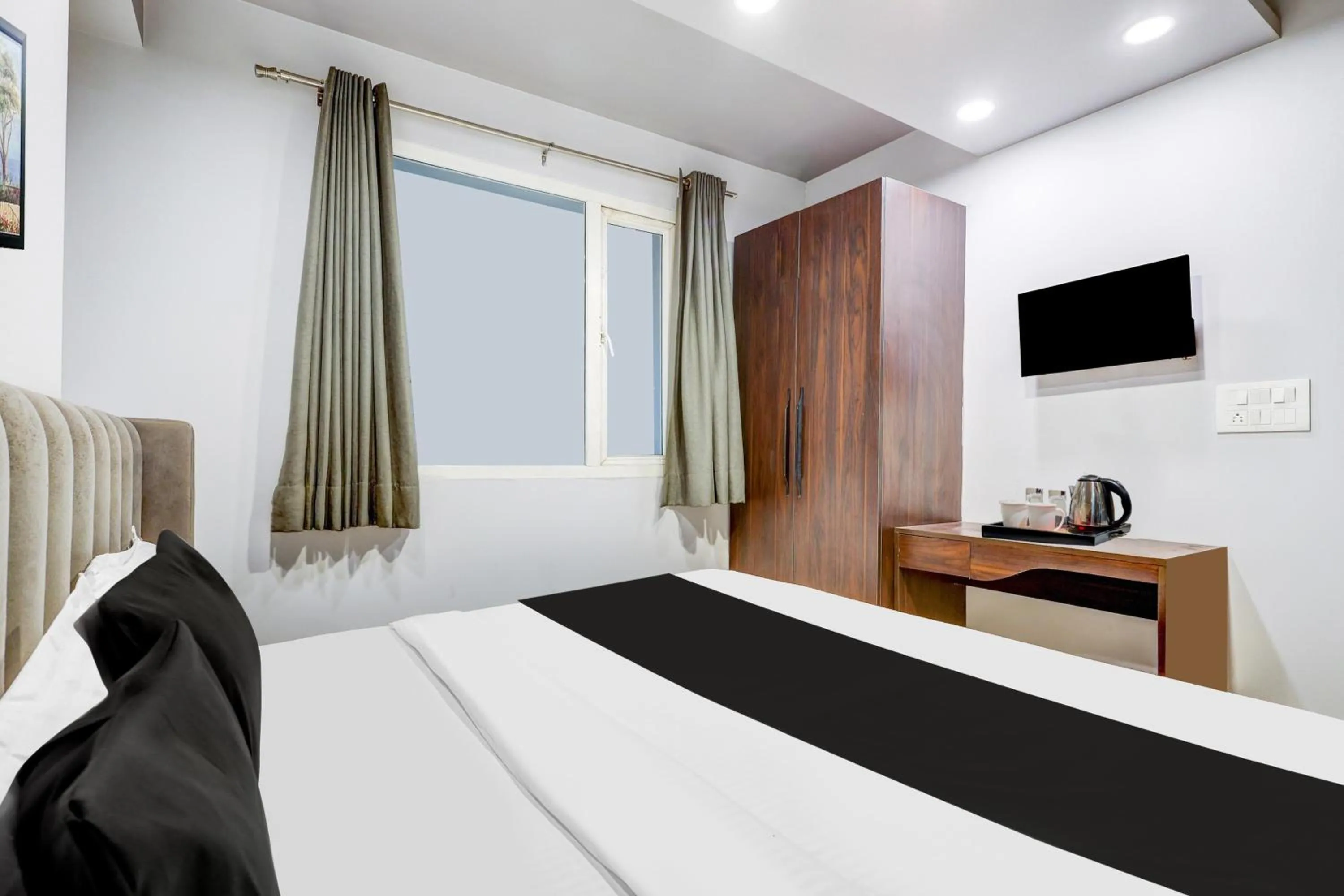 Bedroom, Bed in Super Collection O Shalimar Bagh