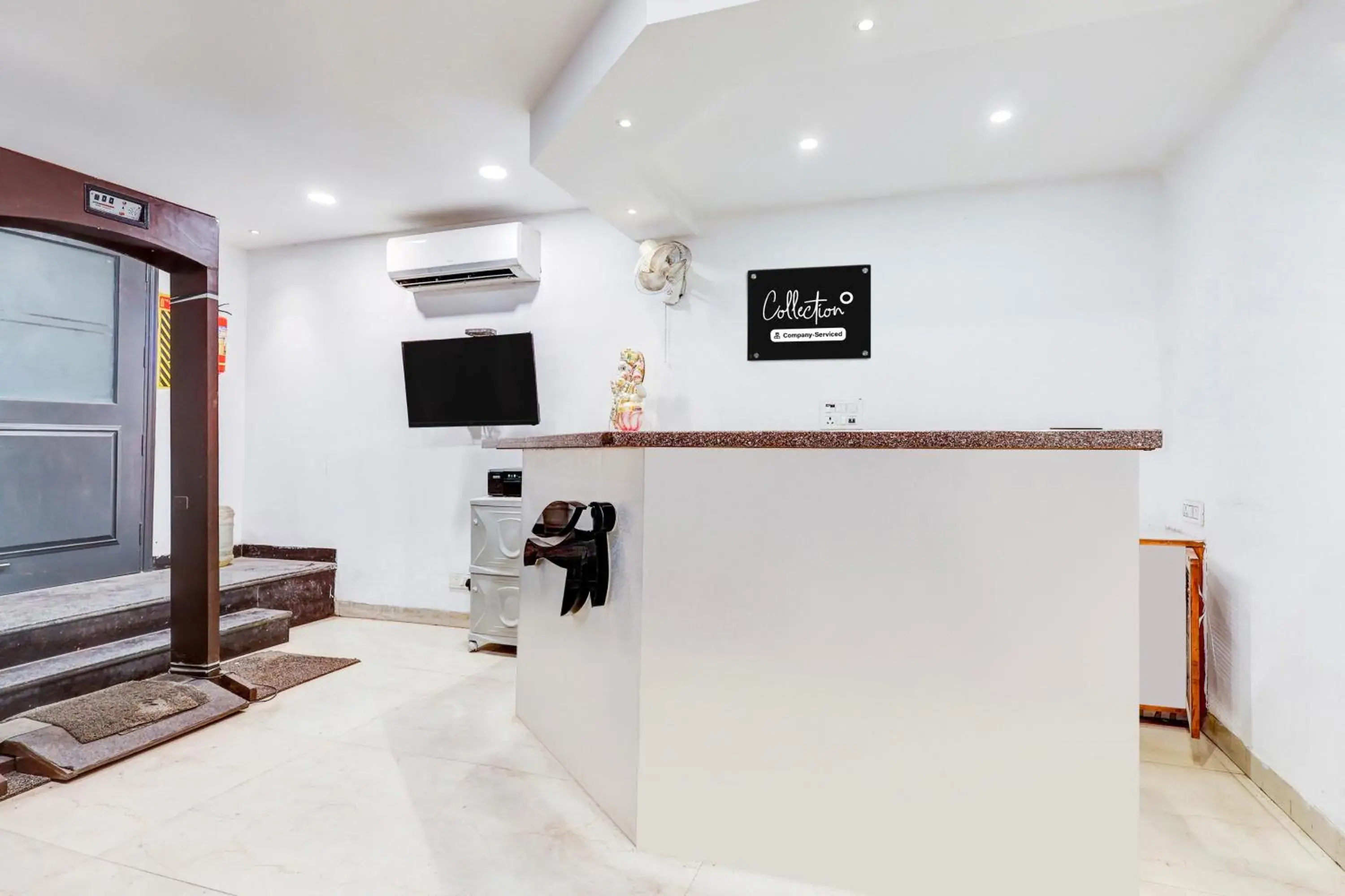 Lobby or reception in Super Collection O Shalimar Bagh Lobby or reception in Super Collection O Shalimar Bagh