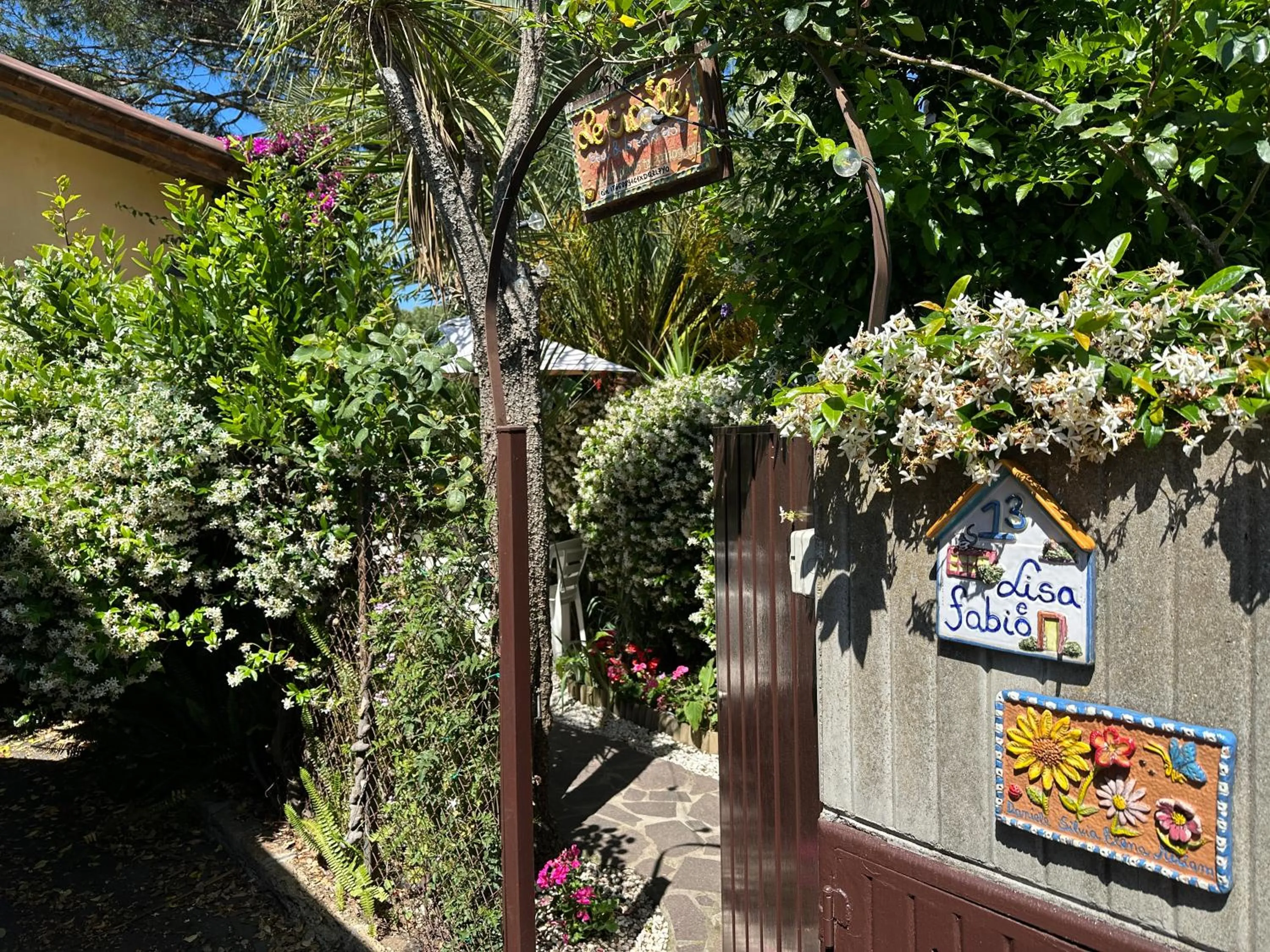 Facade/entrance in Le Cicale
