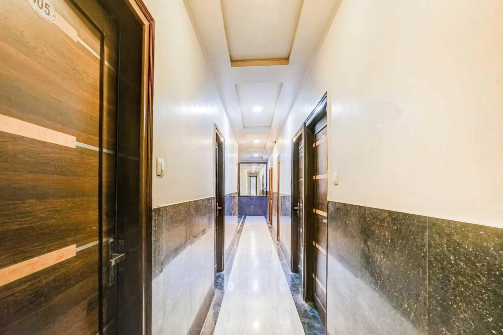 Lobby or reception in Super Collection O Sindhi Camp Formerly Hotel Abhinandan Inn