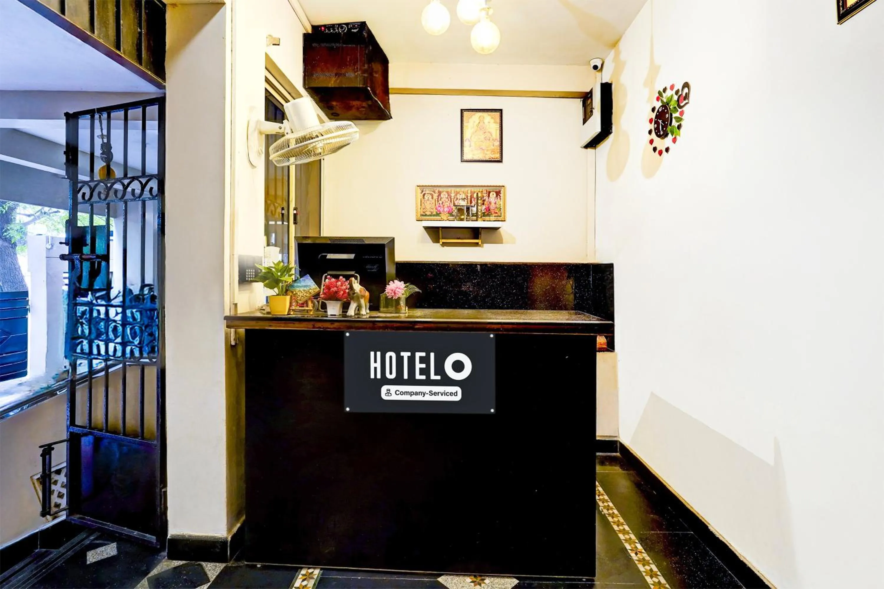 Lobby or reception in Hotel O Chrompet Near Rela Hospital