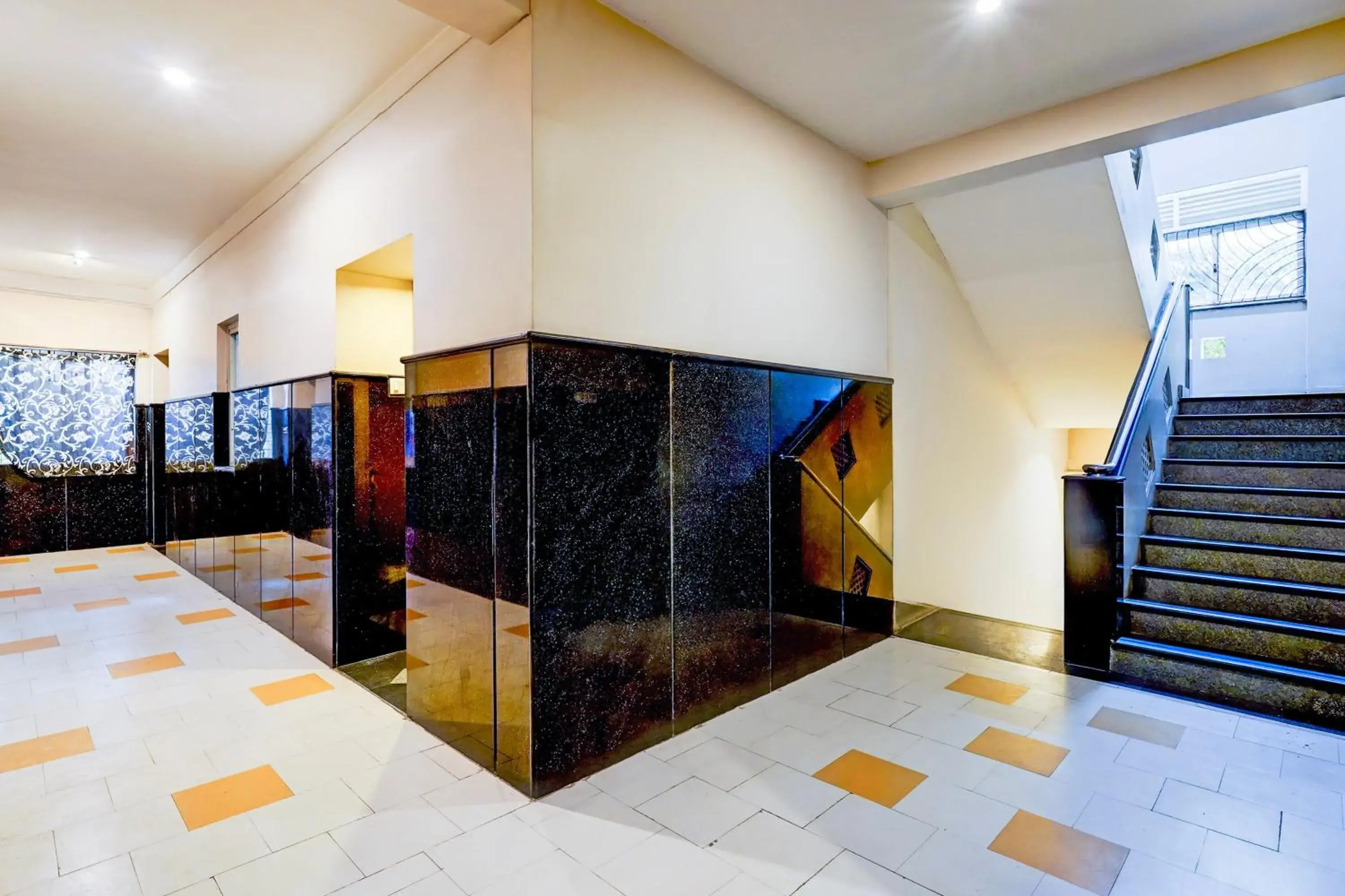 Lobby or reception in Super Hotel O Chrompet Near Rela Hospital Lobby or reception in Super Hotel O Chrompet Near Rela Hospital