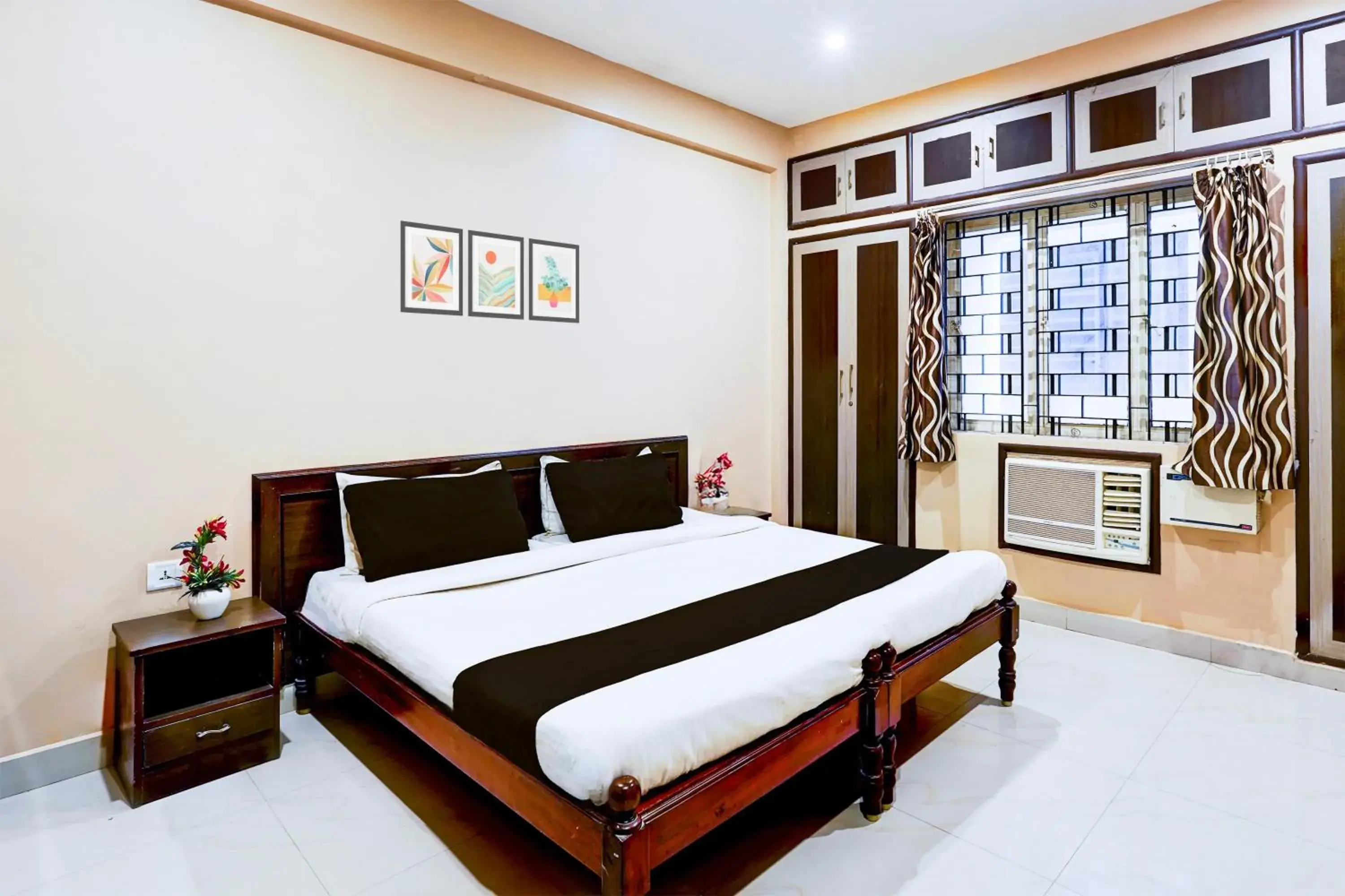 Bedroom in Hotel O Chrompet Near Rela Hospital Bedroom in Hotel O Chrompet Near Rela Hospital