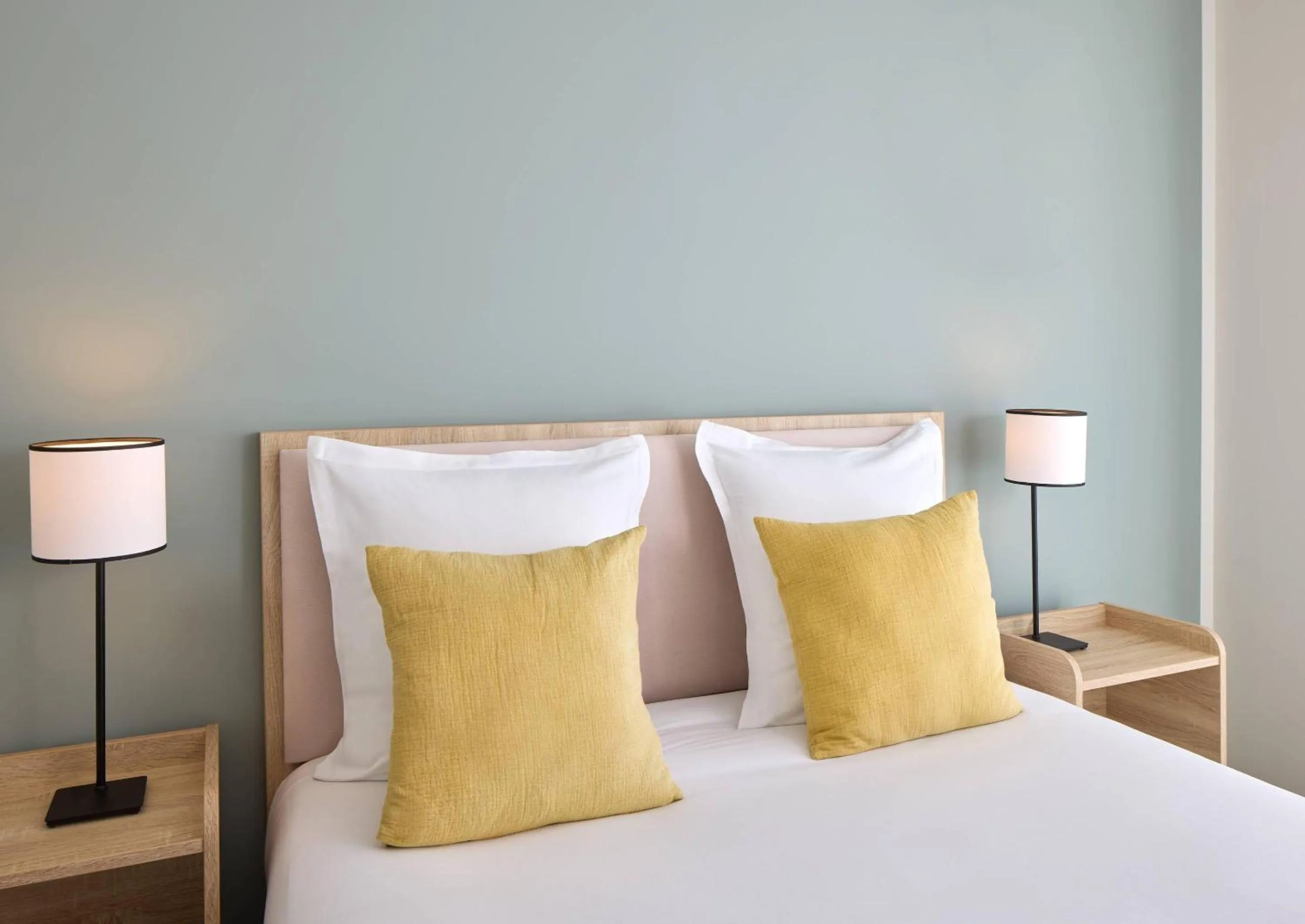 Bedroom, Bed in Zenitude Quality Aparthotel Reims - Saint-Thomas