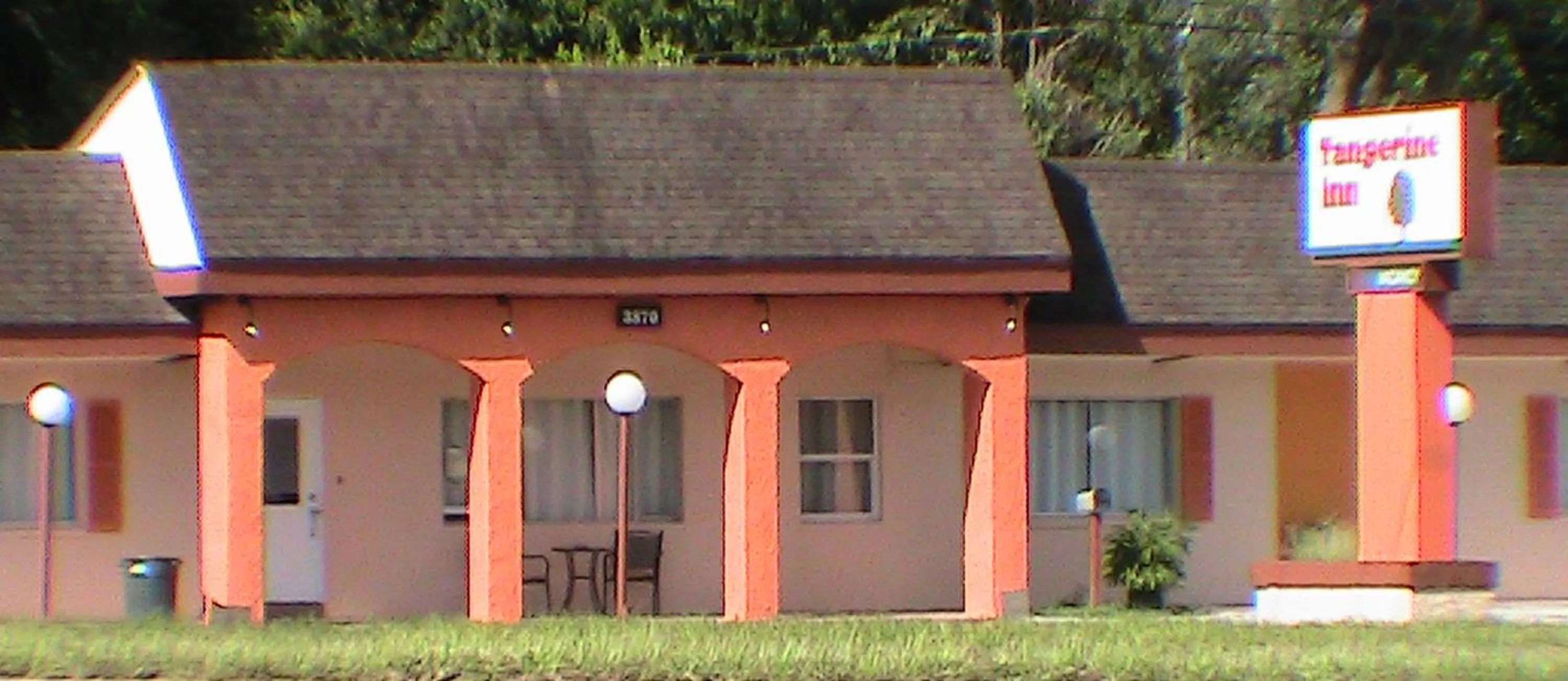 Facade/entrance in At Home Express Tangerine Inn