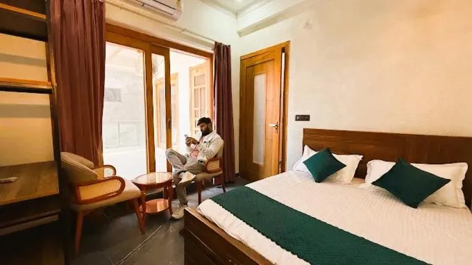 Yes Hotel By The Ganges