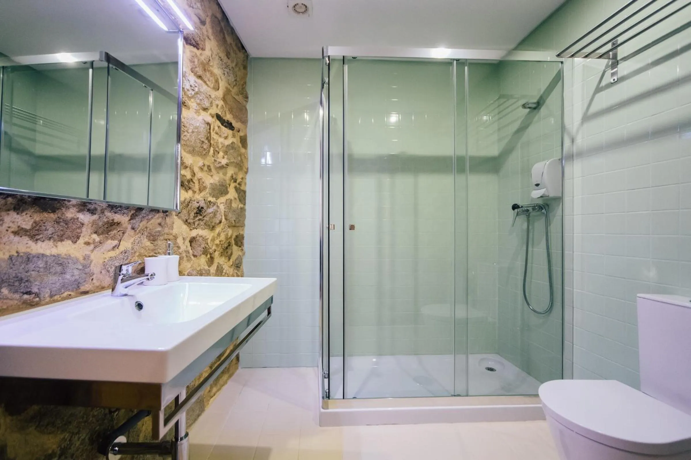 Shower in Vougaldeias Casas da Seara