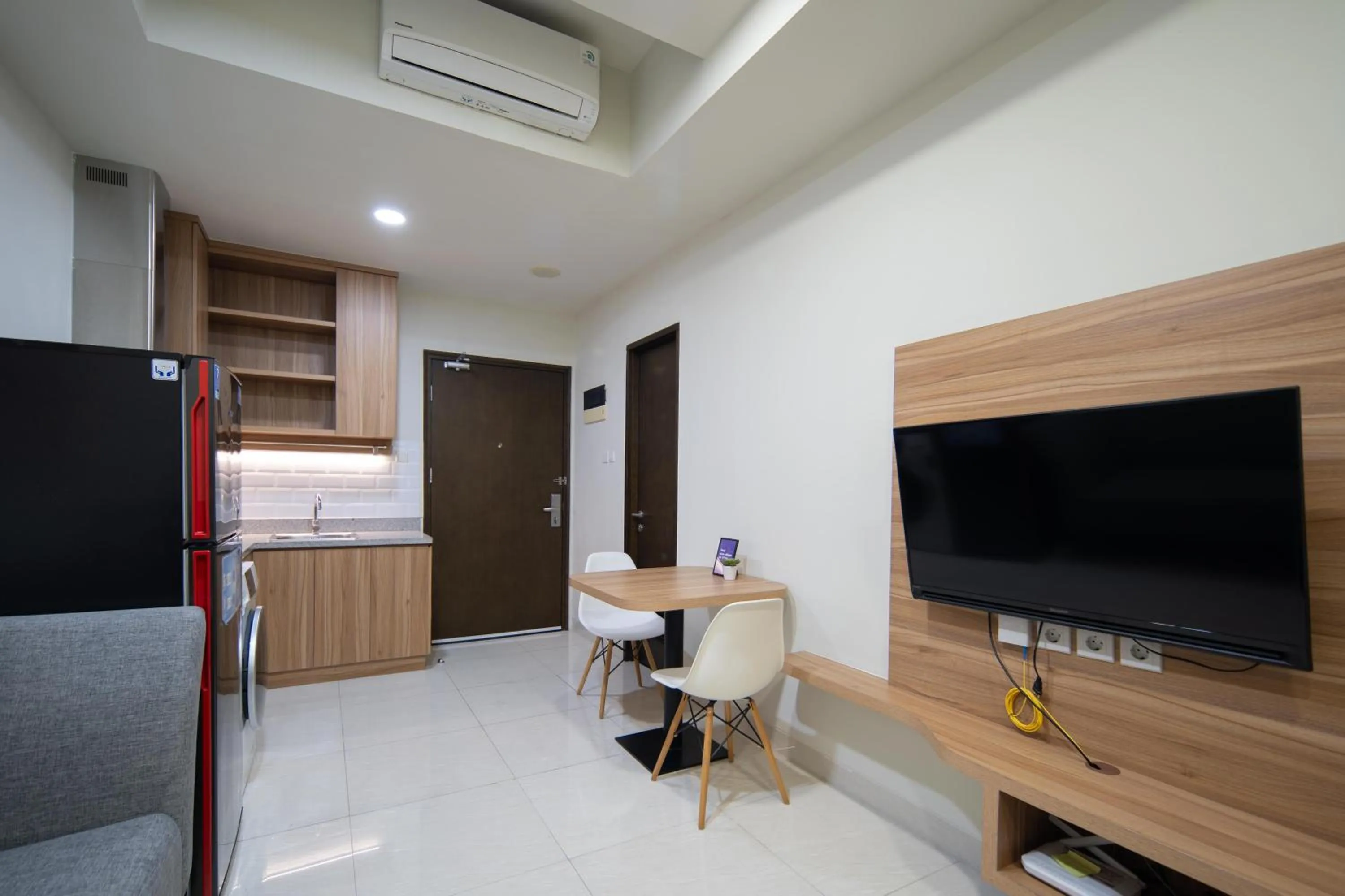 Communal lounge/ TV room in Cove Merakey