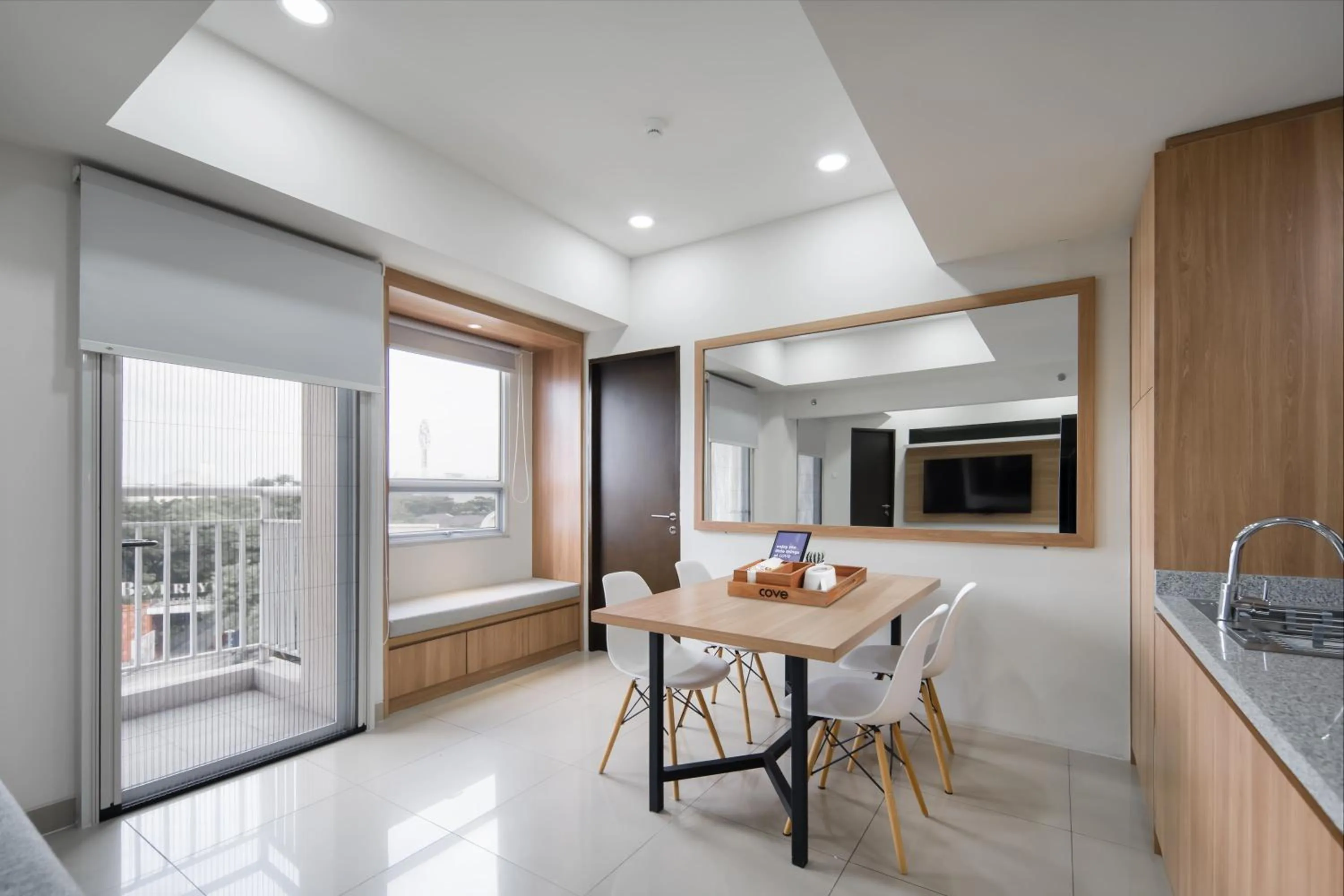 Dining area in Cove Merakey