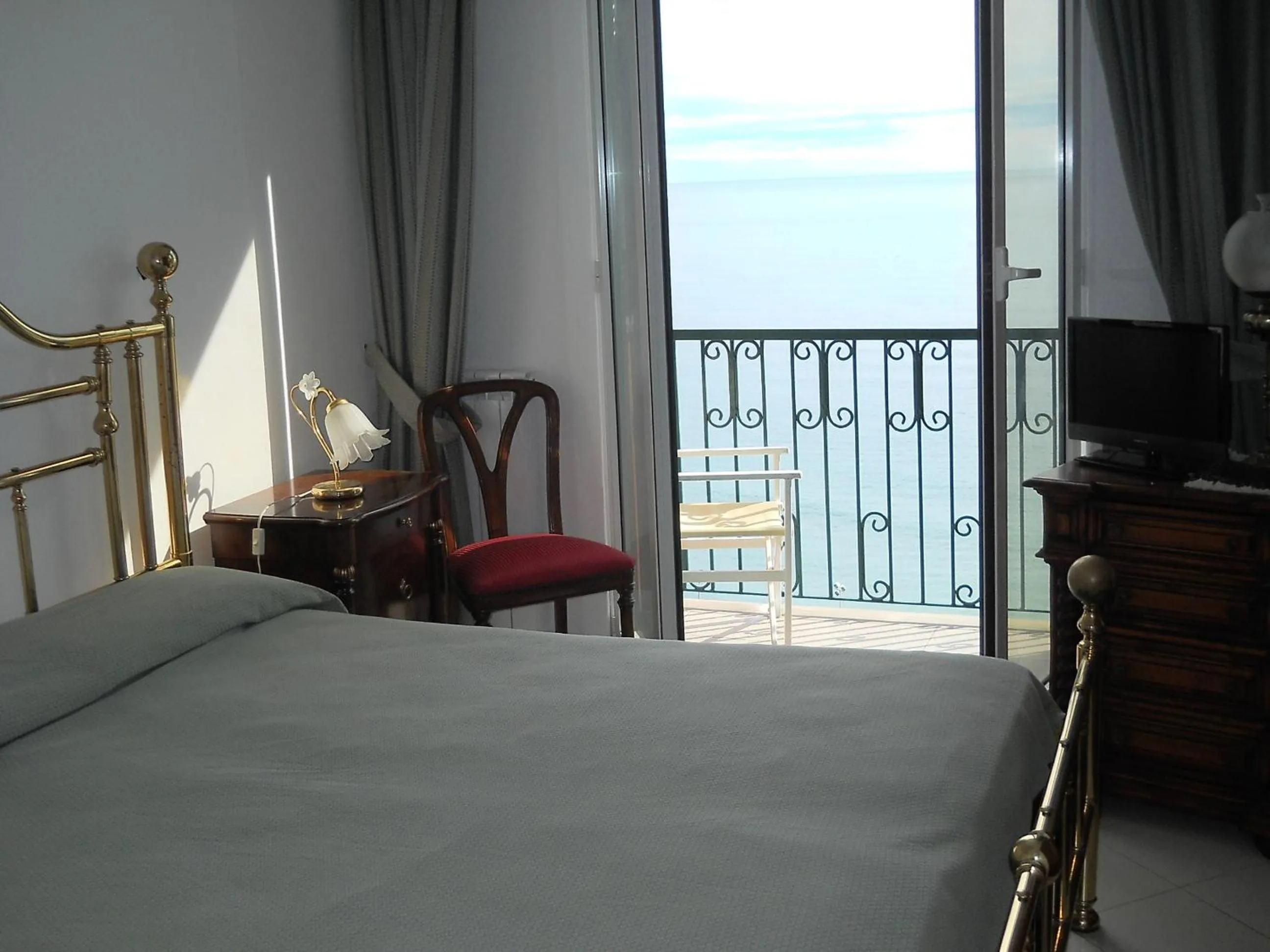 Day in Hotel Leopold