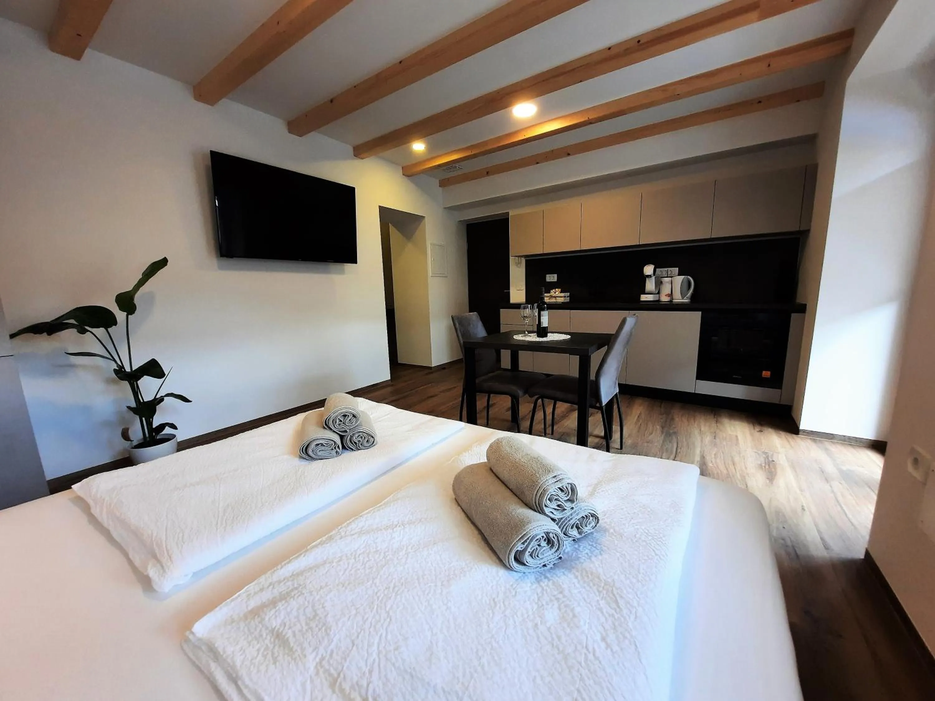Bed in Apartments Hlapi with SPA