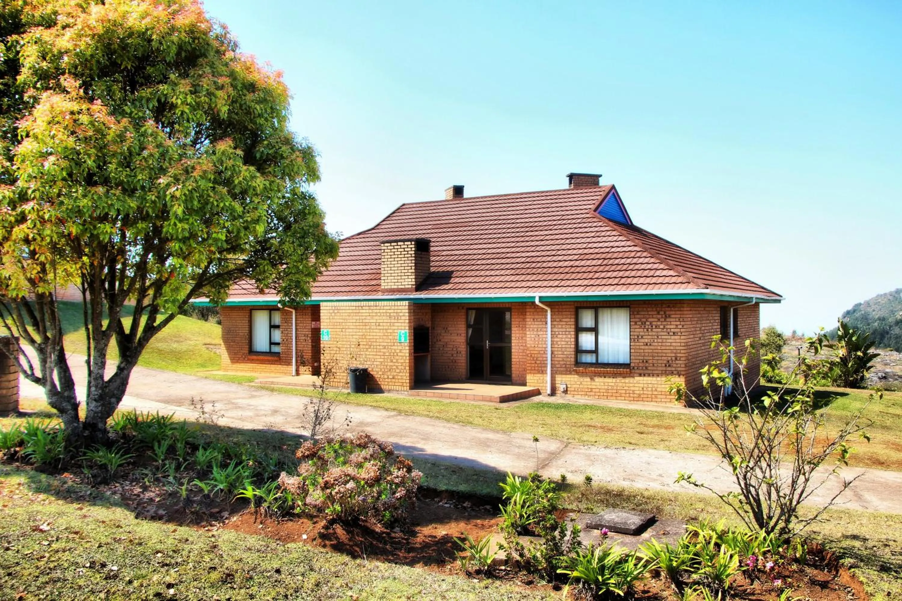 Family Room with Mountain View in Mogodi Lodge