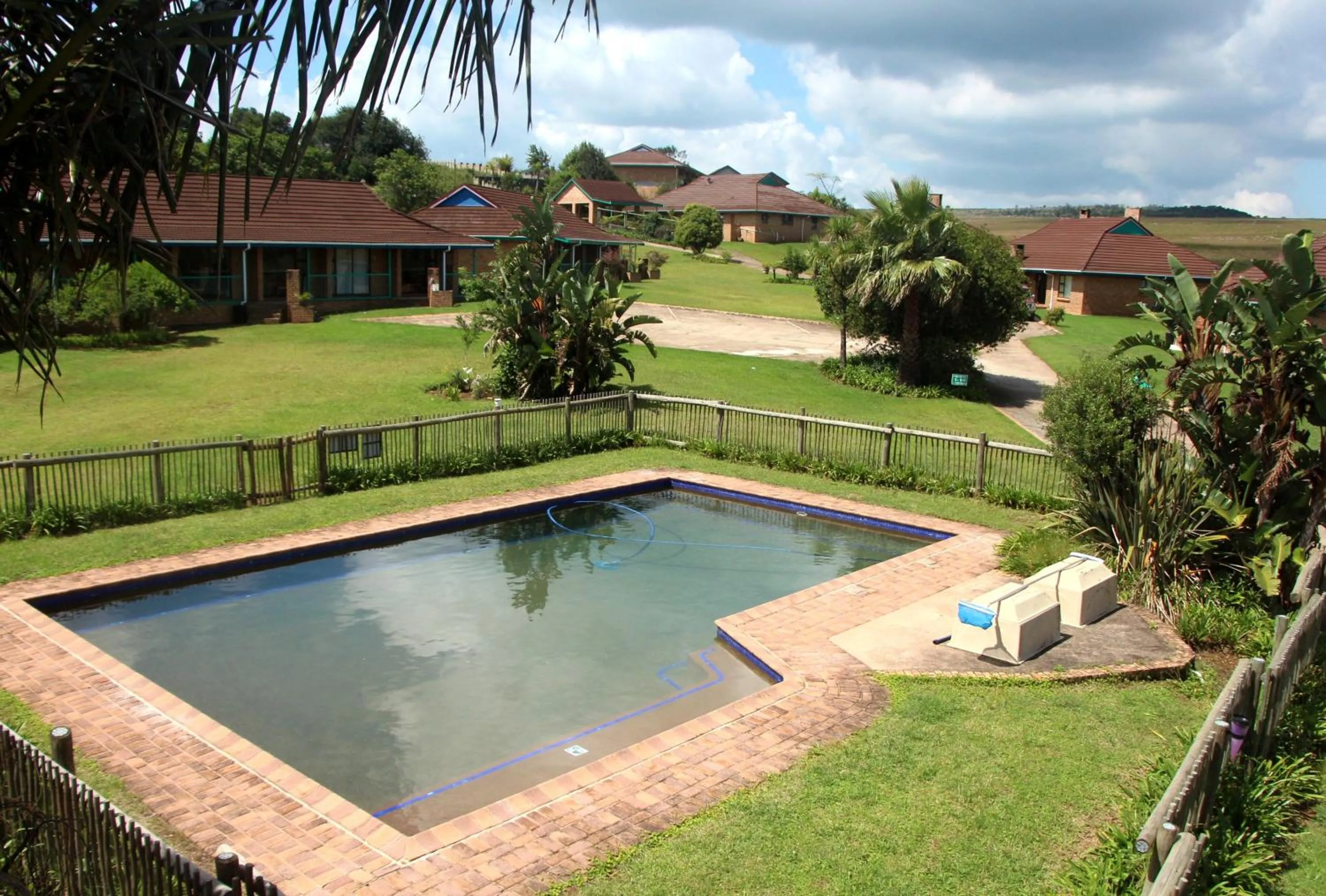 Swimming pool in Mogodi Lodge