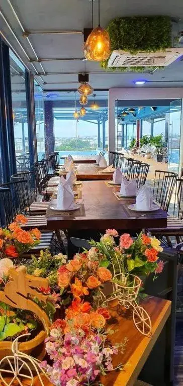 Swimming pool in BlueTel Re'sidencE Bangkok IMPACT - 1 Time Drop-Off Service to Impact Swimming pool in BlueTel Re'sidencE Bangkok IMPACT - 1 Time Drop-Off Service to Impact