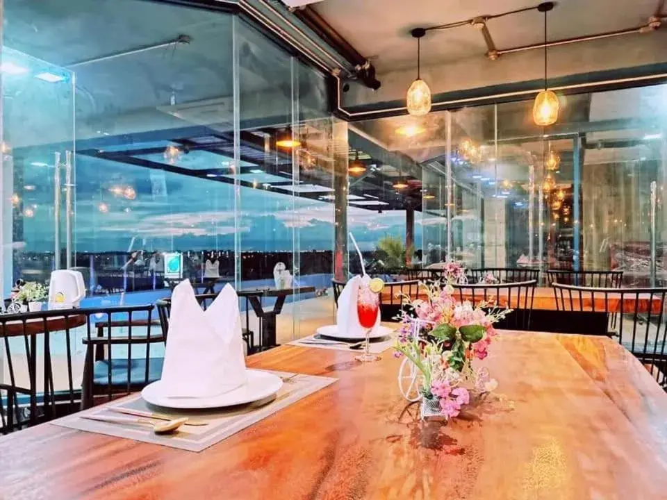 Swimming pool in BlueTel Re'sidencE Bangkok IMPACT - 1 Time Drop-Off Service to Impact Swimming pool in BlueTel Re'sidencE Bangkok IMPACT - 1 Time Drop-Off Service to Impact