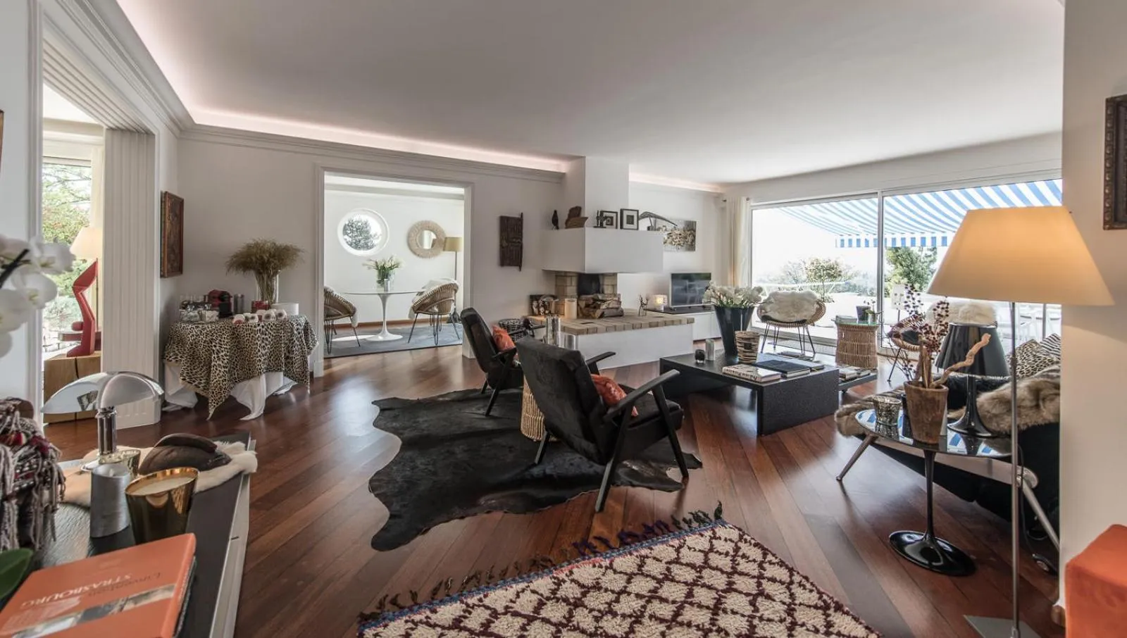 Living room in La Villa Haute Corniche