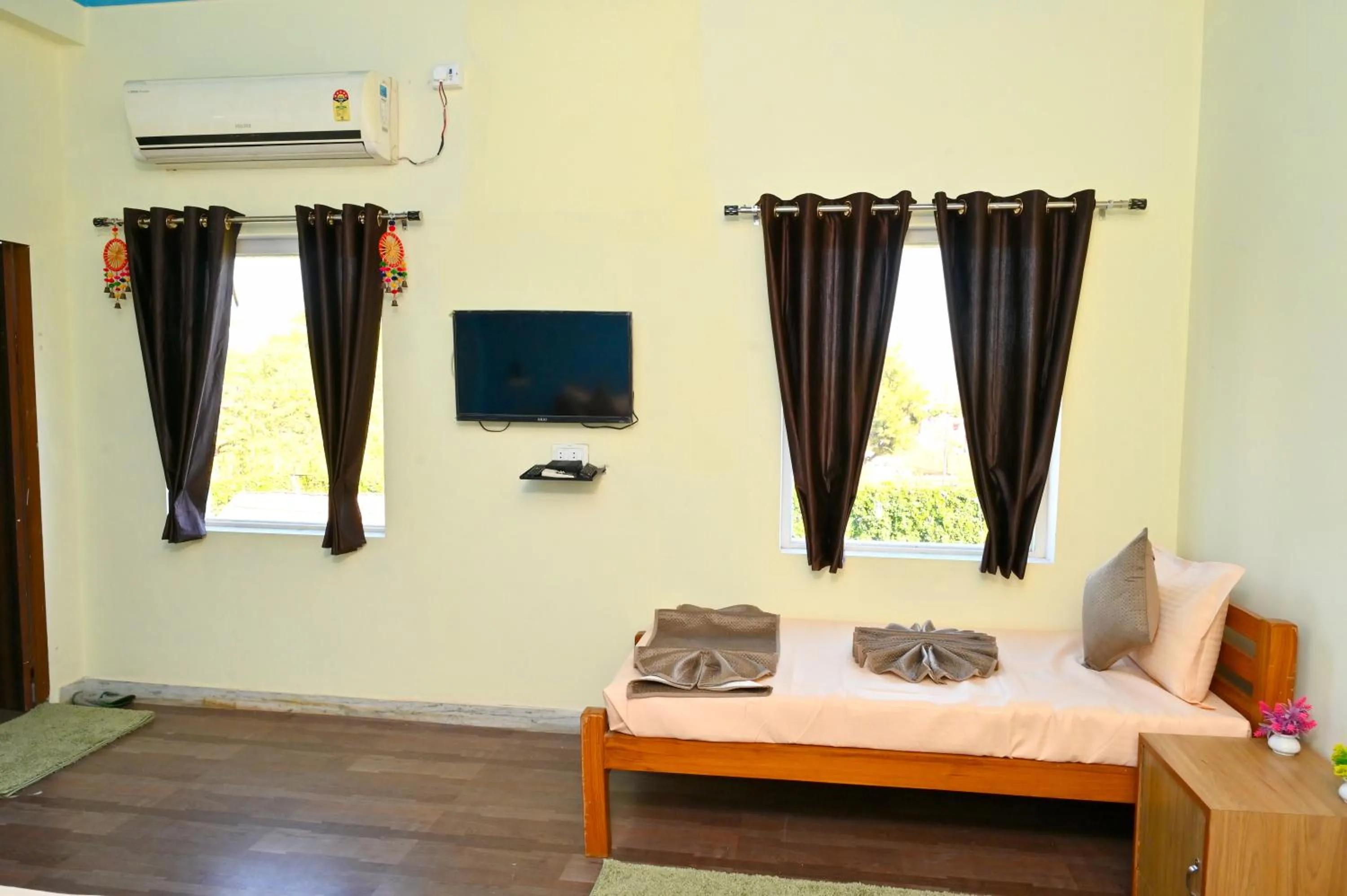 TV and multimedia in The Bagh Village Resort & Spa