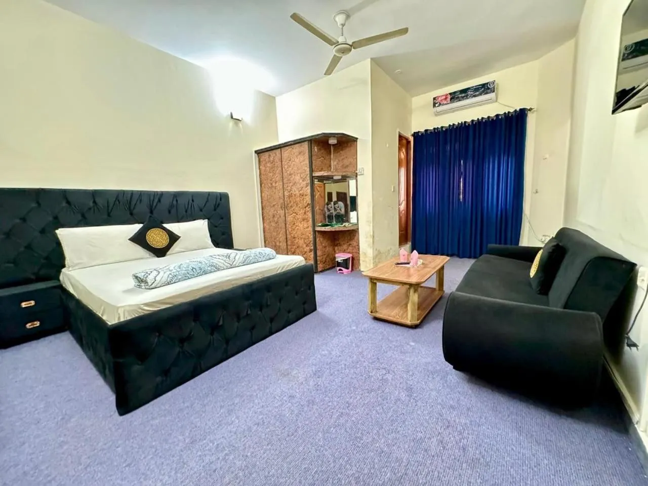 Bed in Uk Family Lodge