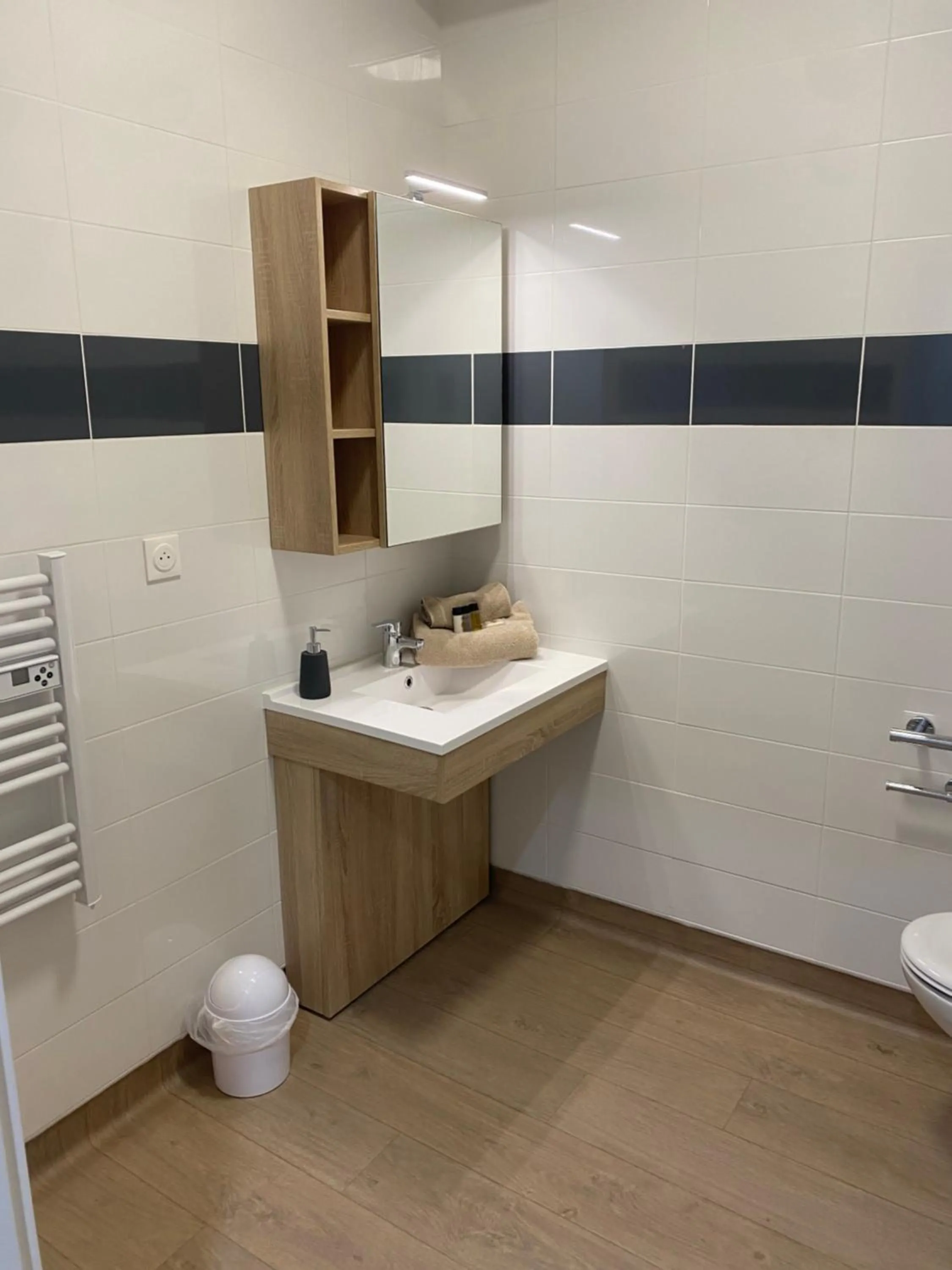 Toilet in Zenao Appart'hôtels Villeneuve d'Ascq